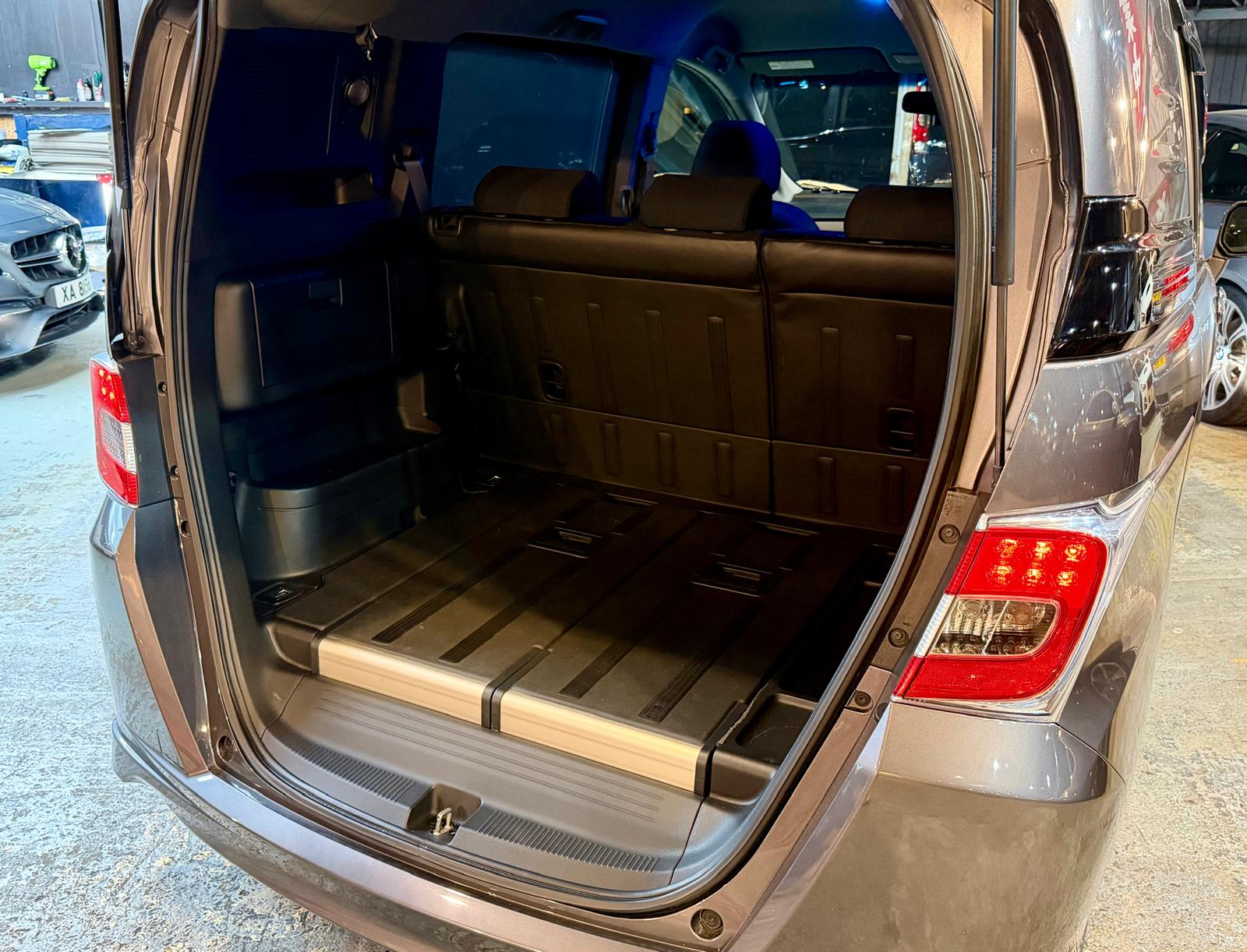 Honda Freed SPIKE Hybrid 2013