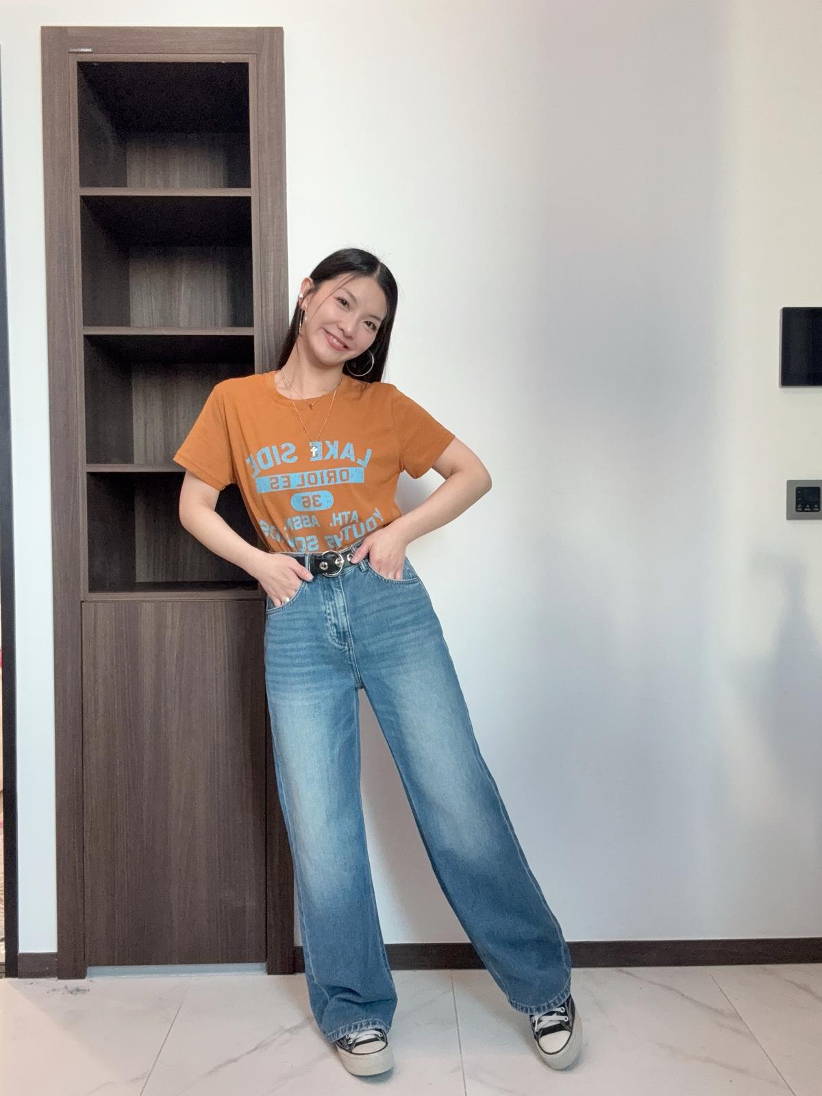 F01 拼色英文字Tee