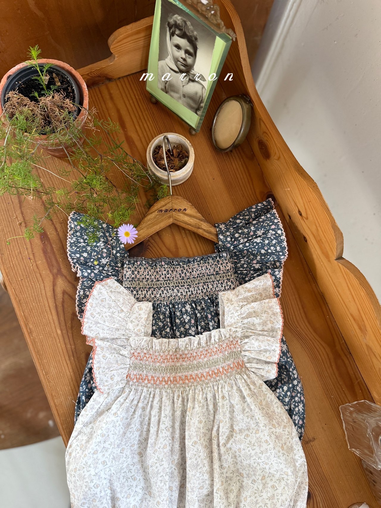 ☀️預訂 韓國直送☀️🇰🇷Marron兩色花卉荷葉袖背心包屁衣