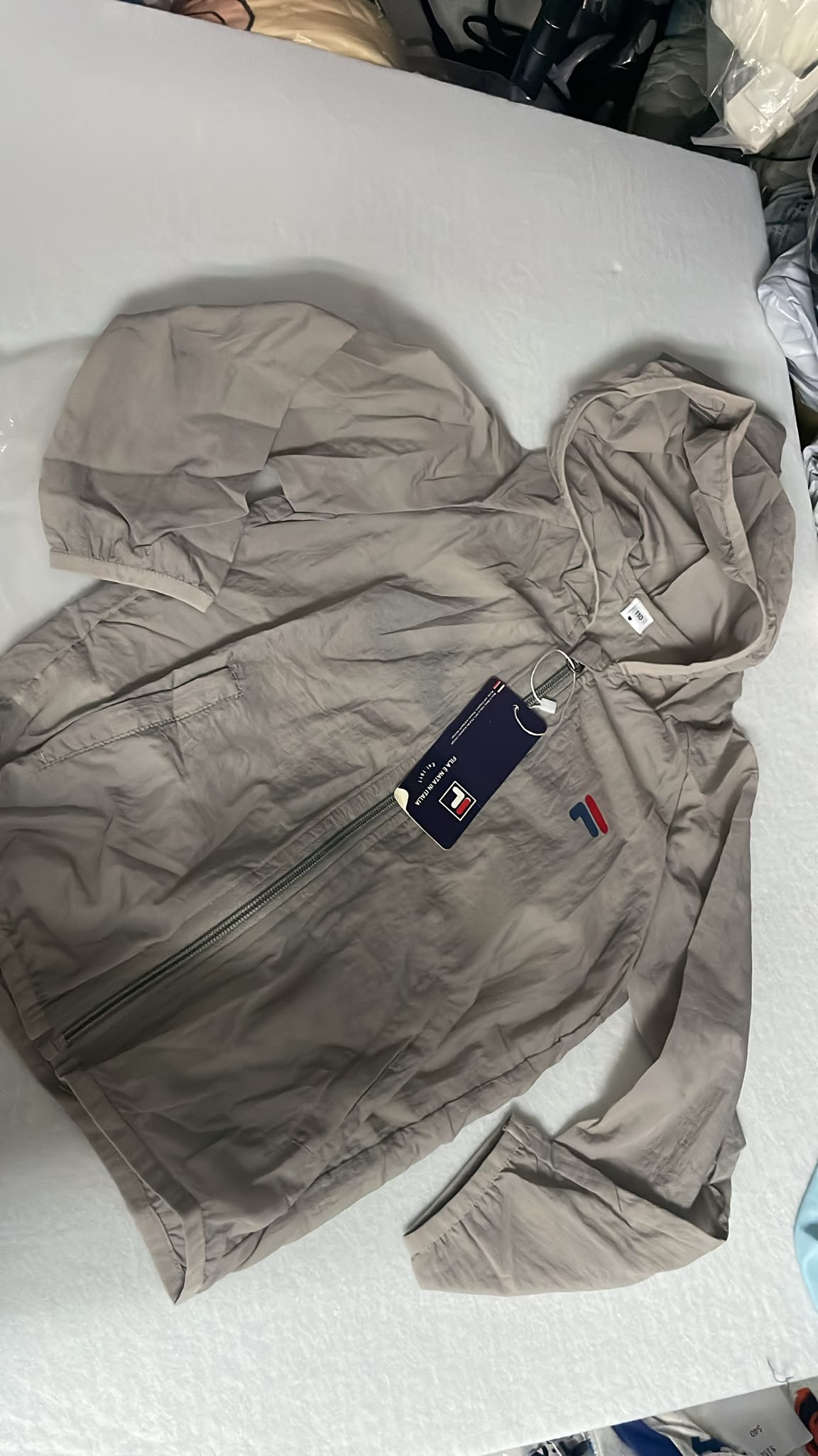 Fila 超薄防曬外套 偏大） 110碼 清貨不設儲貨-boxP1)