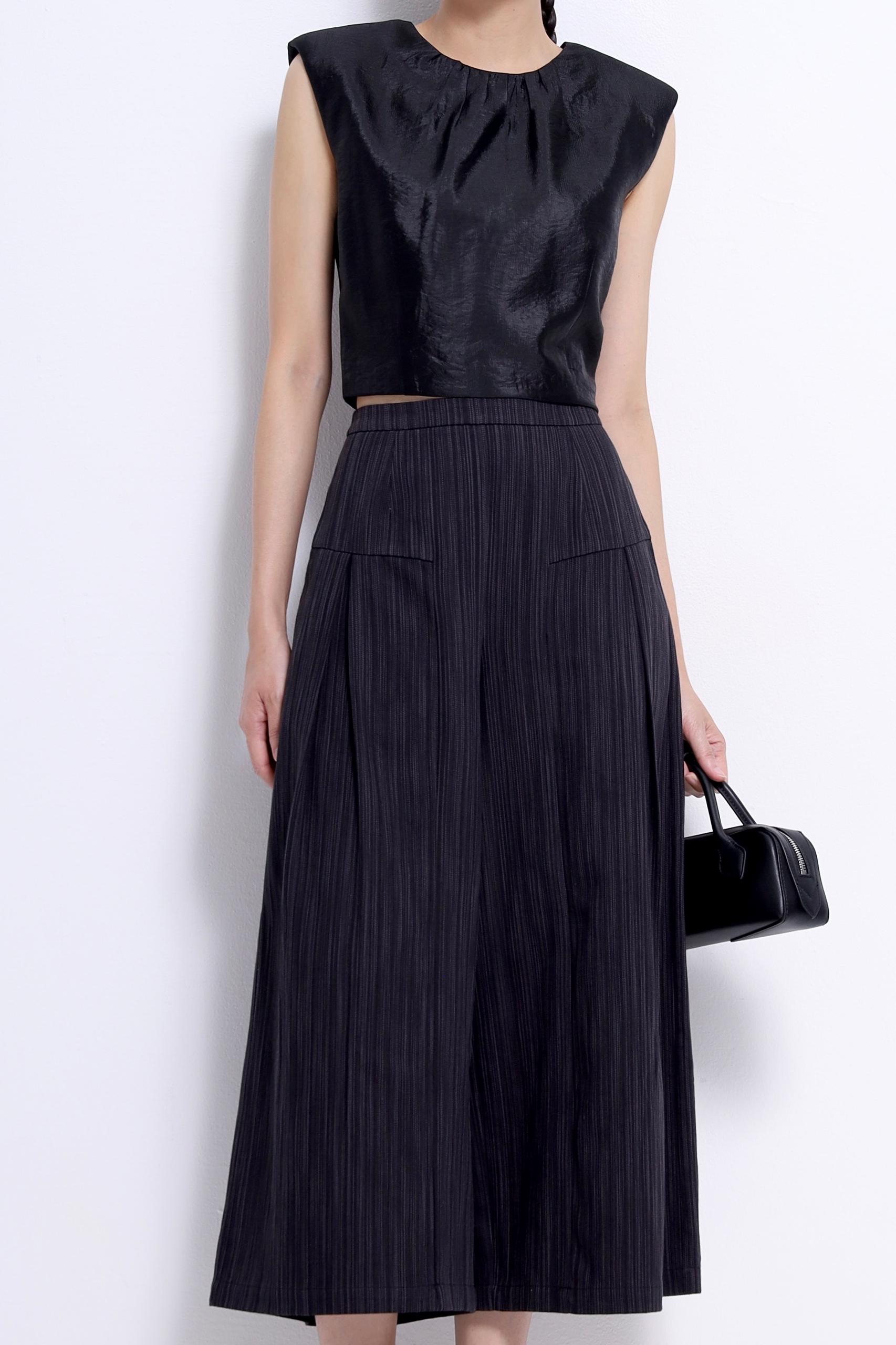 CP1631 Noir Bloom Wide-Leg Pants