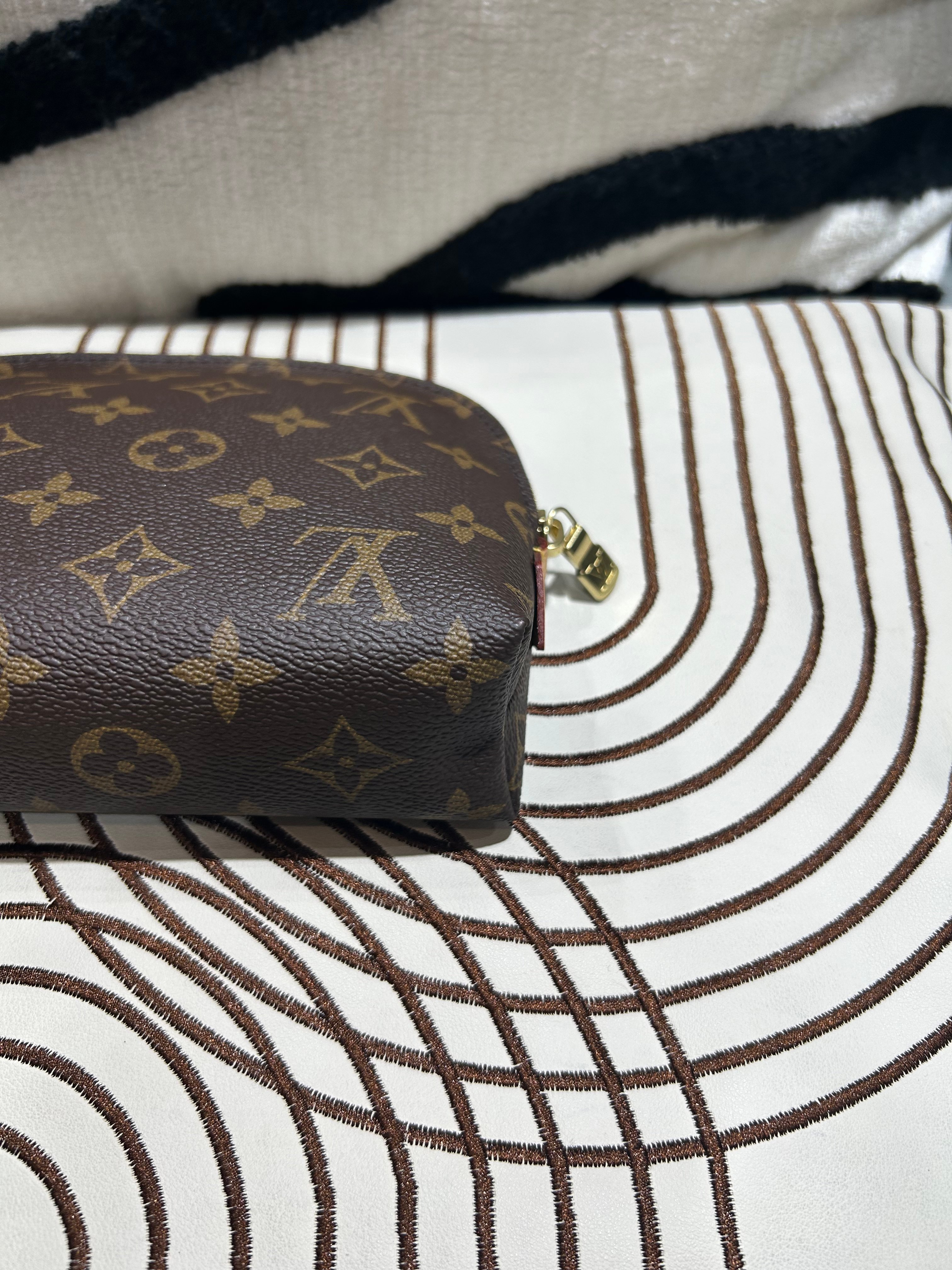 未使用品 Lv 大化妝包 POUCH gm M47353 100%Authentic ,unused✅dust bag 