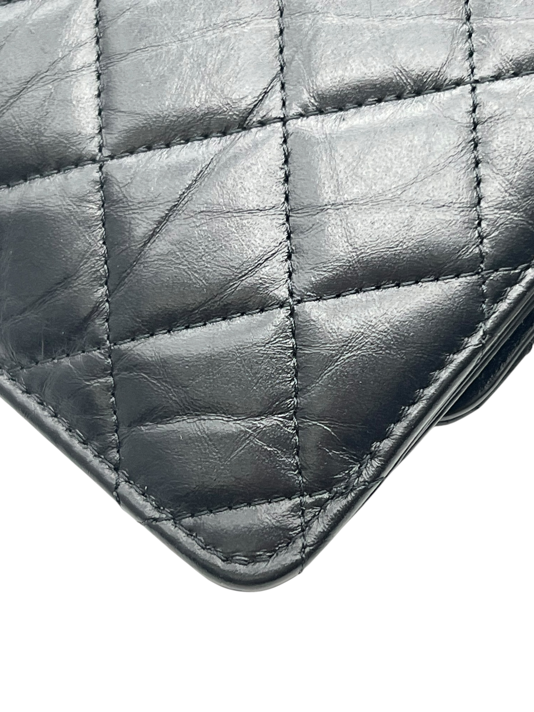 Pre-Owned CHANEL Aged Calfskin Quilted 2.55 Reissue Pouch With Chain Handle Black / Product Code: 26052803