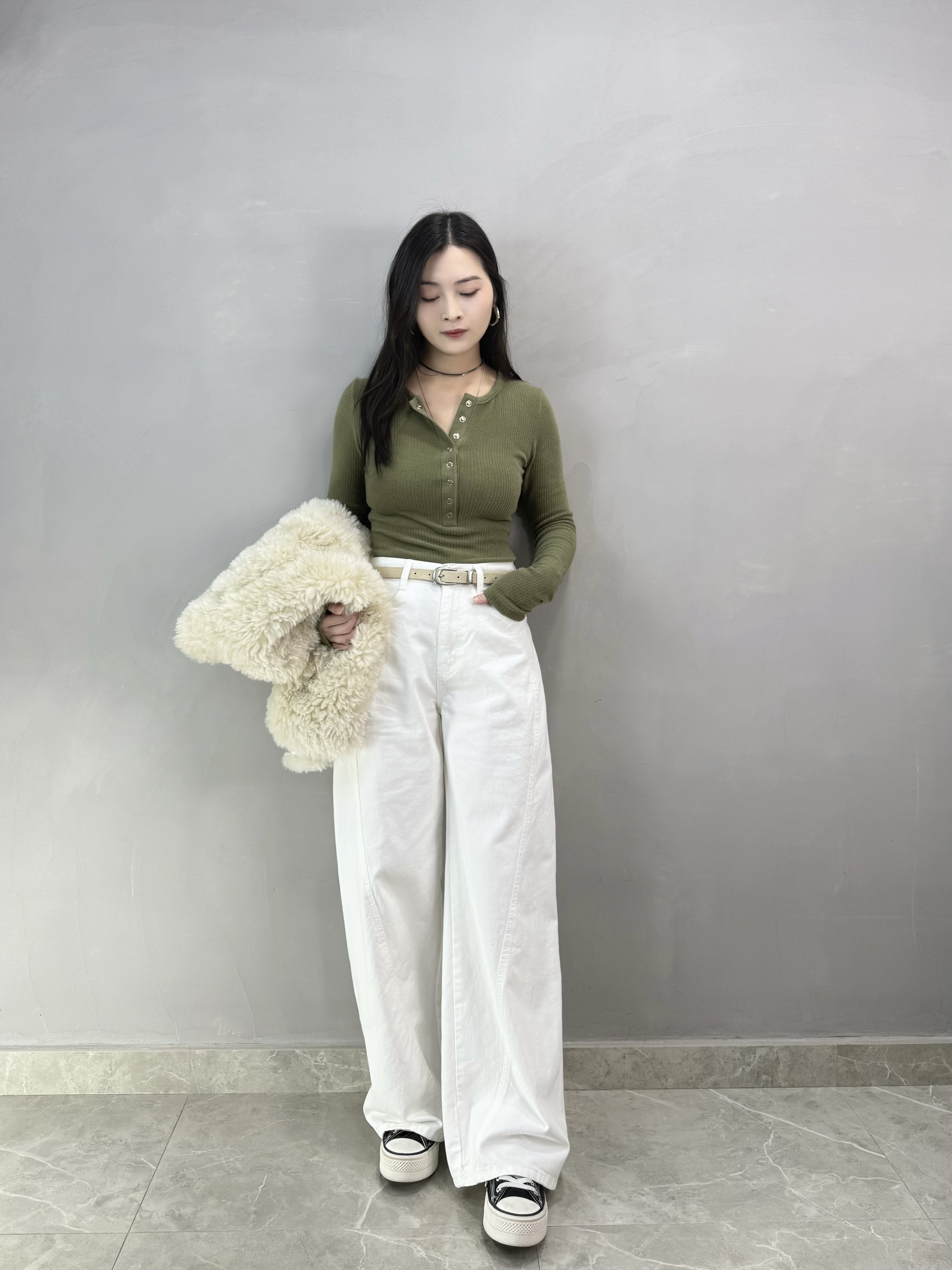 F65 斜骨白色直腳牛仔褲