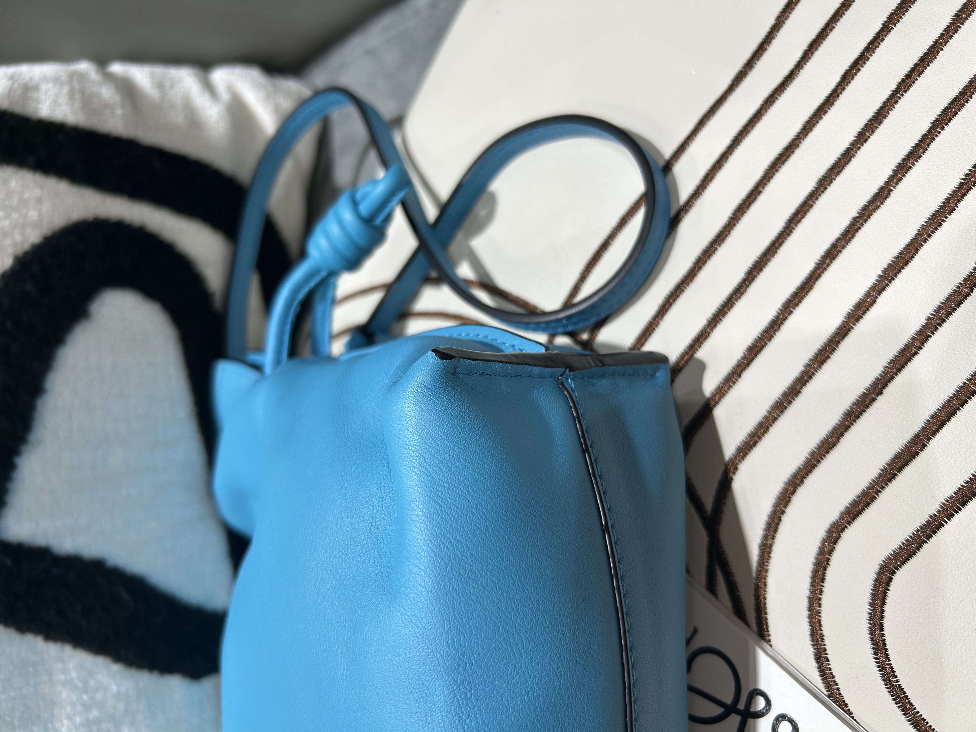 LOEWE Flamenco Small Shoulder Bag calfskin  100%Authentic ,98%new ✅Dust bag ✅booklet 