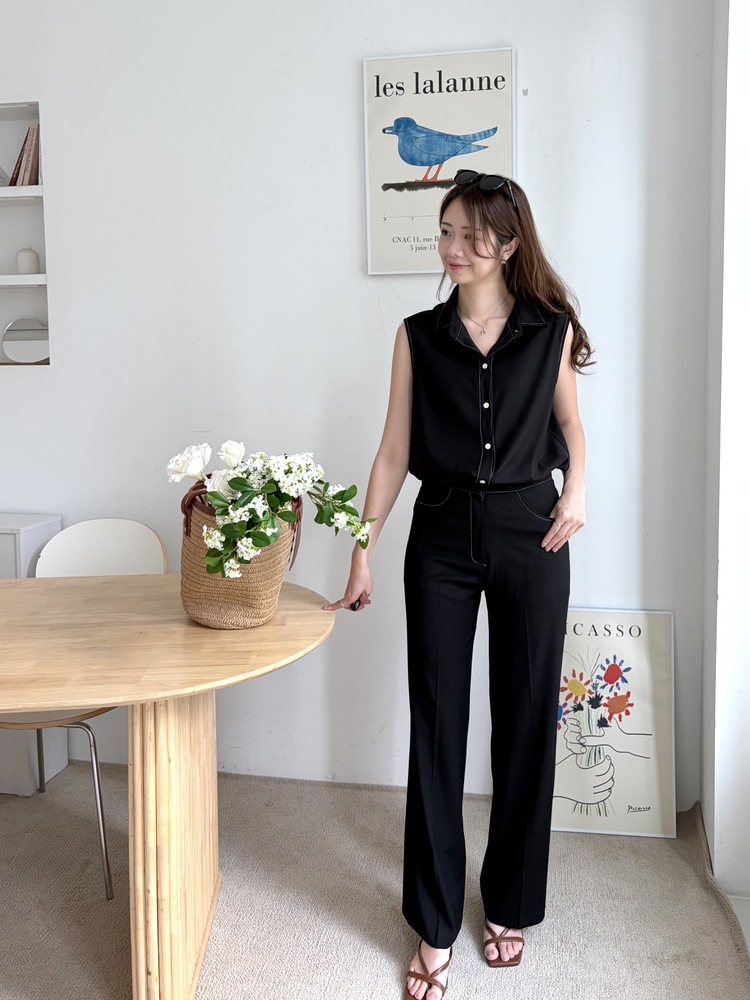 Topstitched Sleeveless Blouse (Black)