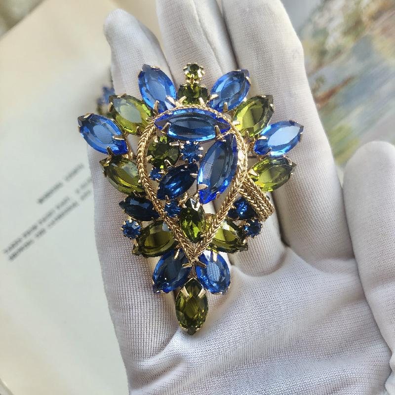 Vintage C.a. 1950-60s Faceted Marquise Shape Blue and Olive Green Open-back Glass Jewelry Set with Brooch & JewHook Earrings（MT1714-3）