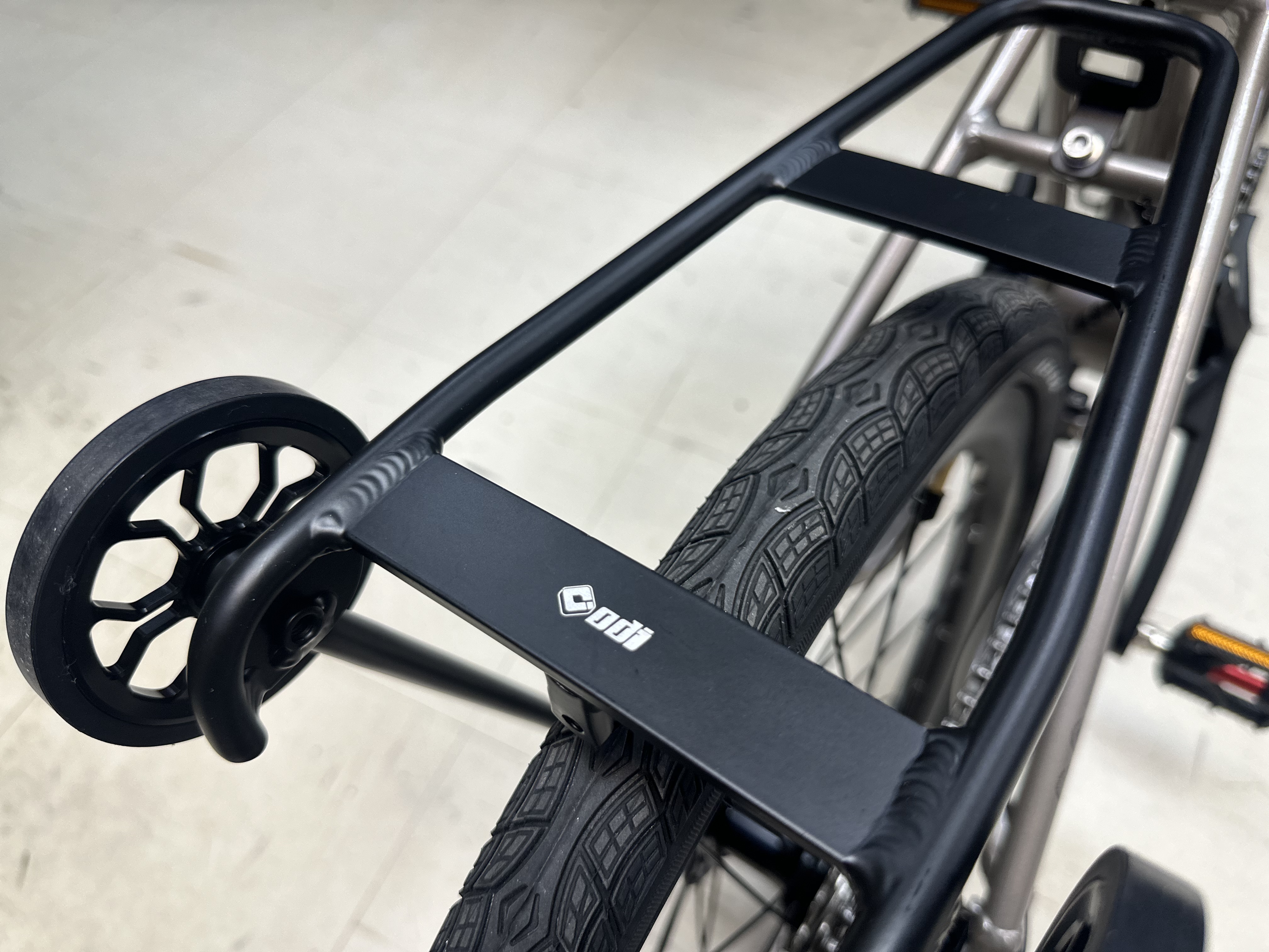 Java Neo 406 20” ODi 專用貨架 附送80 mm加大轆仔兩個