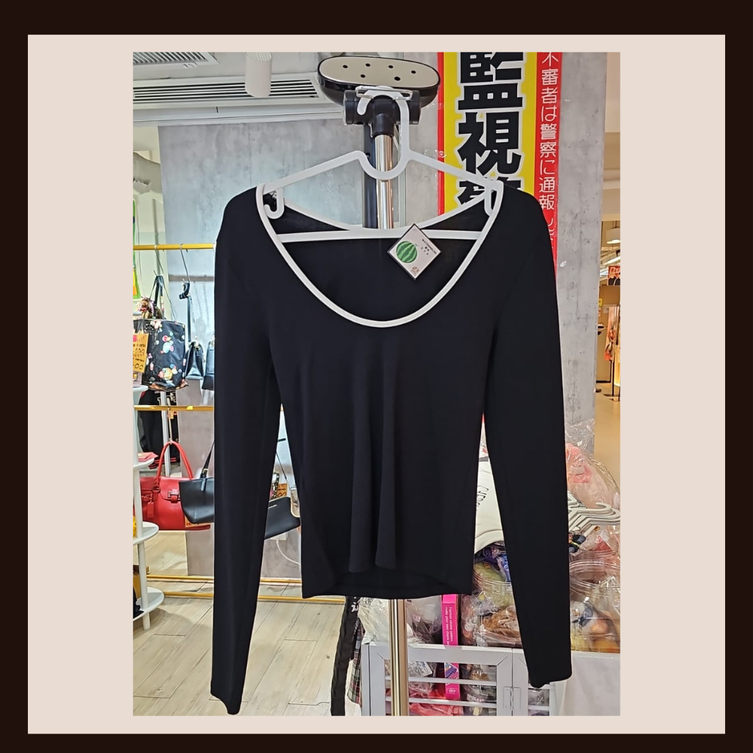 🖤 極致顯瘦黑白撞色大 U 領長袖上衣