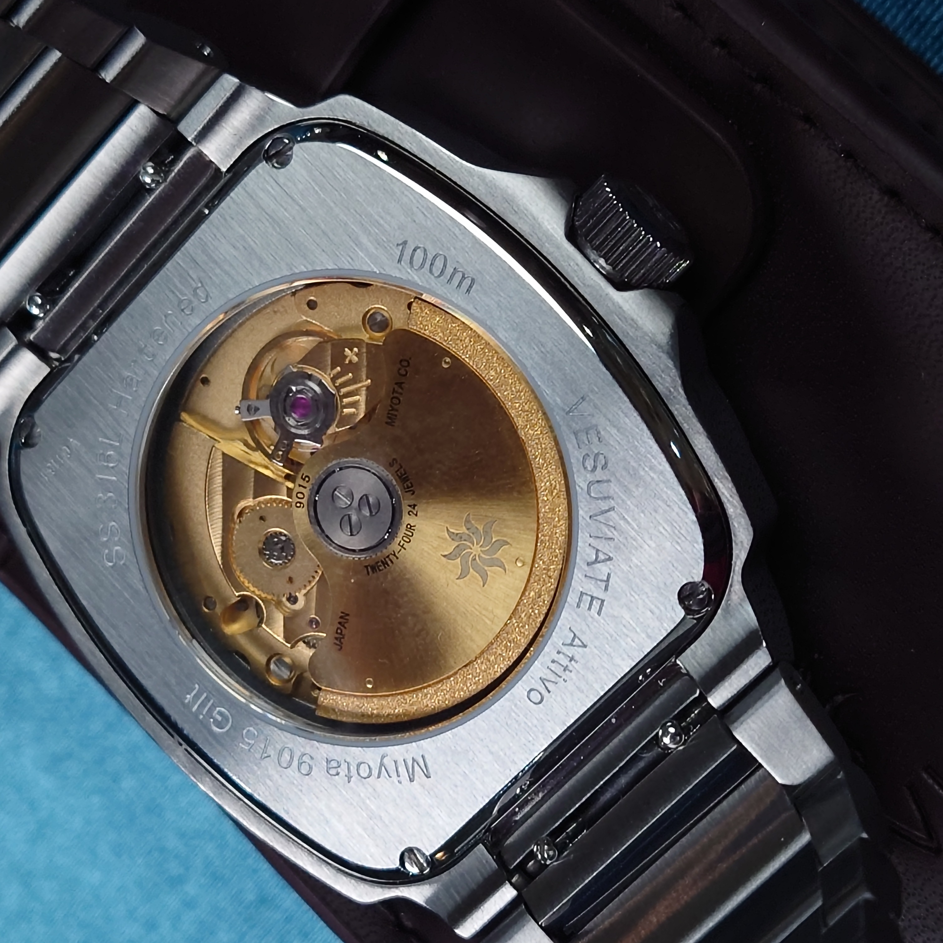 VESUVIATE Attivo Guilloché Edition - Cyan