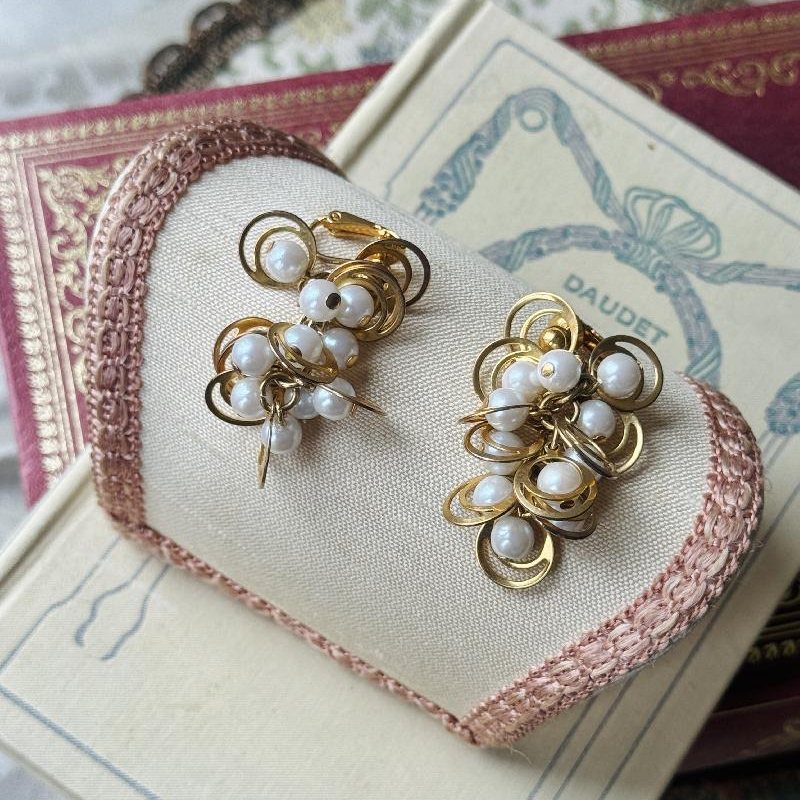 Vintage C.a. 1980s Avon Pearl Chandelier Drops Cluster Clip Earrings(MT2426)