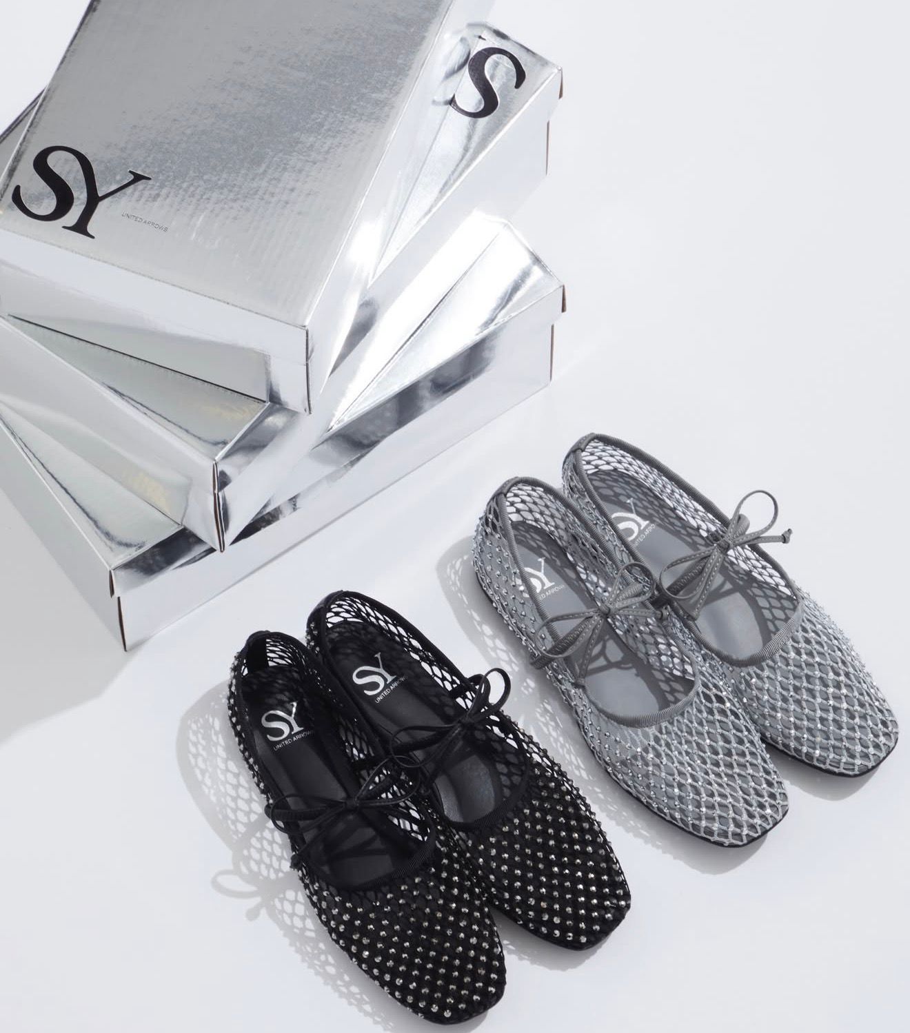 四月連線 - 日本 SY 半鏤空閃閃鞋(飛鞋盒)