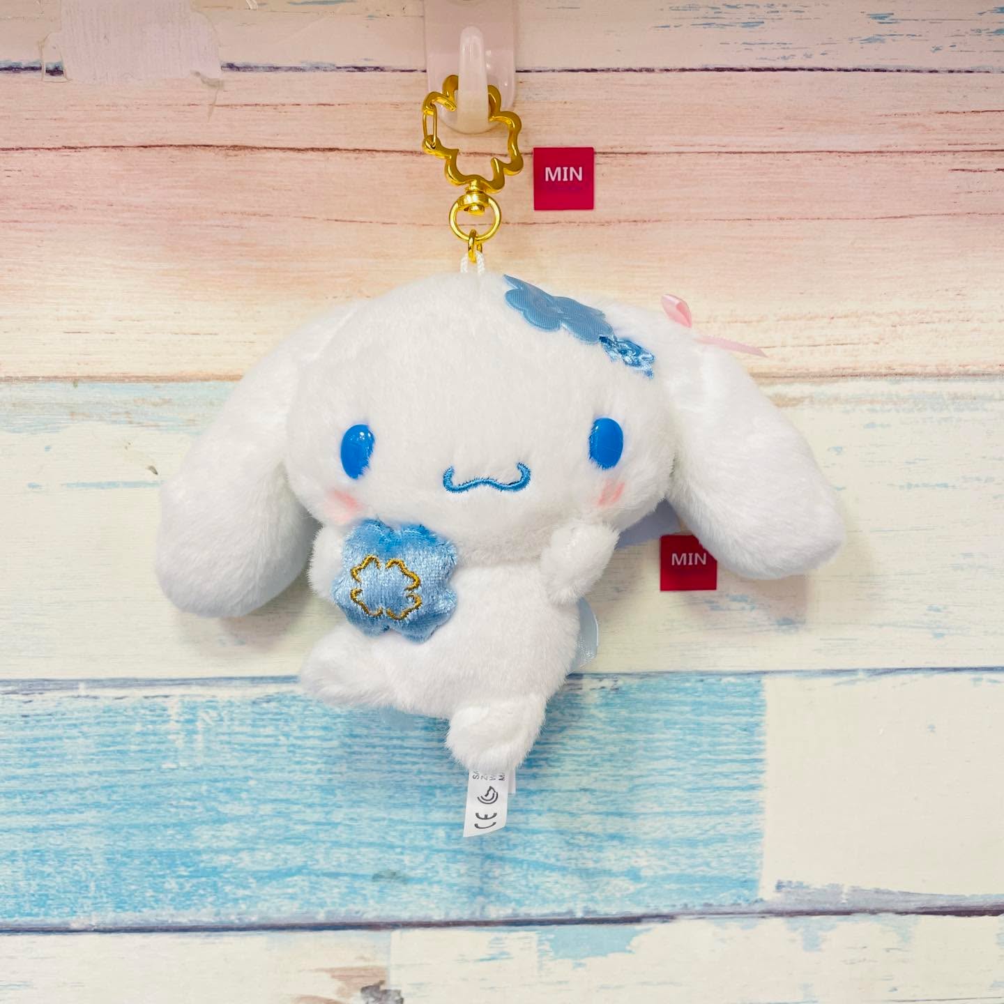 😊 Cinnamoroll 藍色花花系列吊飾公仔$148現貨發售🇯🇵 日本正版🇯🇵日本直送🙂 Whatsapp下單 55729099想看更多及訂購優惠歡迎加入WhatsApp VIP 購物群組https://chat.whatsapp.com/Dx6pd7AYwblL8A6zRcA2rb網站下單👇www.minhdhk.com下單前可以先WhatsApp 55729099查詢存貨數量因應門市和網站會有同時下單的情況貨品存貨量未必update準確。🏘️門市地址：店舖名稱：Min Home Deco香港銅鑼灣東角道24-26號東角商場2樓243舖Instagram : minhomedecohkFacebook：Min Home DecoWhatsapp 購物群組👇想第一手立即知道我們最新產品及優惠,請立即加入我們的whatsapp群組(好多限定產品都首先放在whatsapp group,賣完就不會再post）,還有會定期舉辦日本連線(只在whatsapp group post），萬物錯過。https://chat.whatsapp.com/Dx6pd7AYwblL8A6zRcA2rb接受以下付款方式😊👉PayMe👉銀行轉數👉轉數快FPS👉AlipayHK MIN Home Deco 與任何品牌無關，所有商標和版權屬該品牌所有及品牌財產。本店之所有產品及圖像，未經同意不得擅自將任何文字或圖像分發、複製、修改或轉載。一經發現將保留法律追究權利。#Cinnamoroll藍色花花系列吊飾#hellokitty #melody #kuromi #cinnamoroll #PC狗 #布甸狗 #銅鑼灣美樂蒂 #銅鑼灣Melody #銅鑼灣hellokitty #銅鑼灣cinnamoroll #銅鑼灣kuromi #銅鑼灣HelloKitty #銅鑼灣Sanrio #銅鑼灣精品店#銅鑼灣日本精品店
