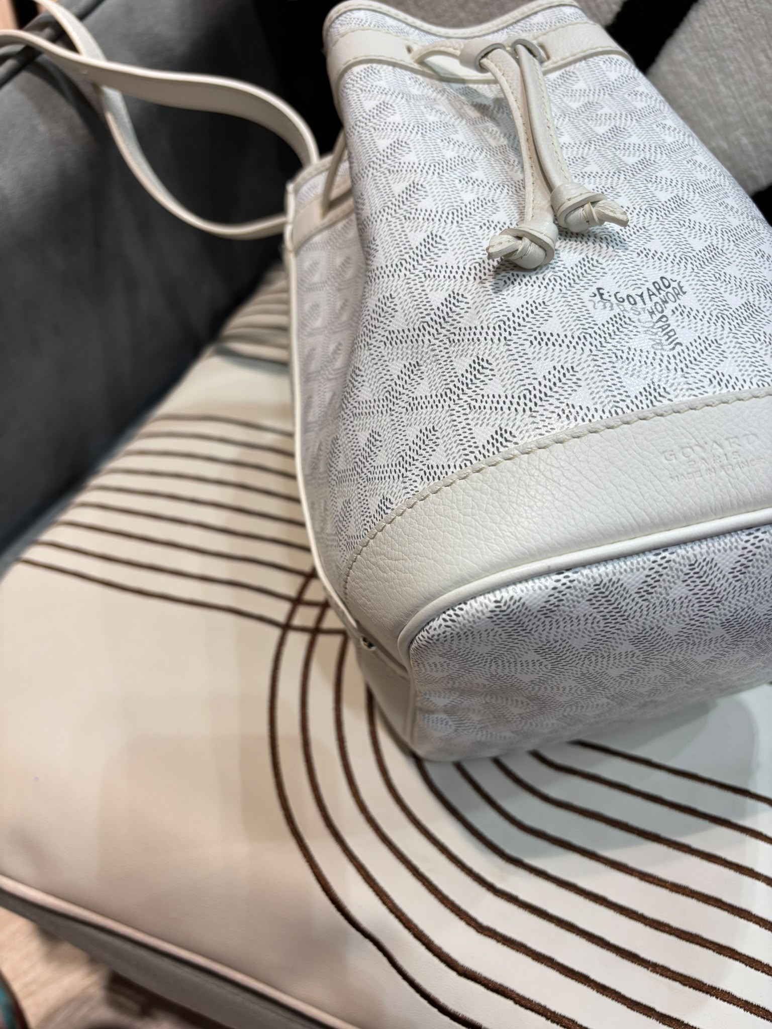 Goyard petit flot bucket bag 100%Authentic, 95%new 