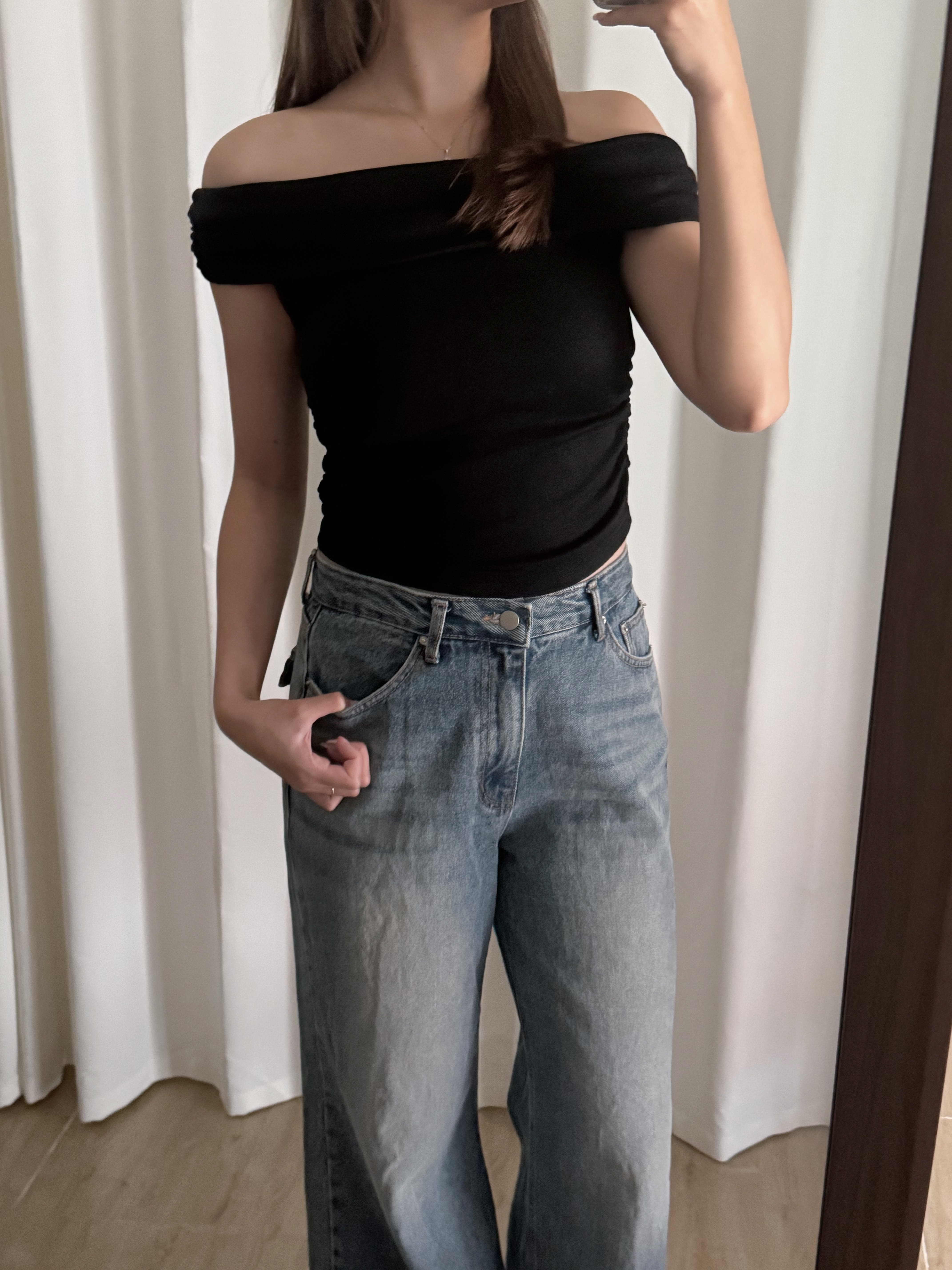 皺褶彈彈一字肩短袖上衣(兩色入)