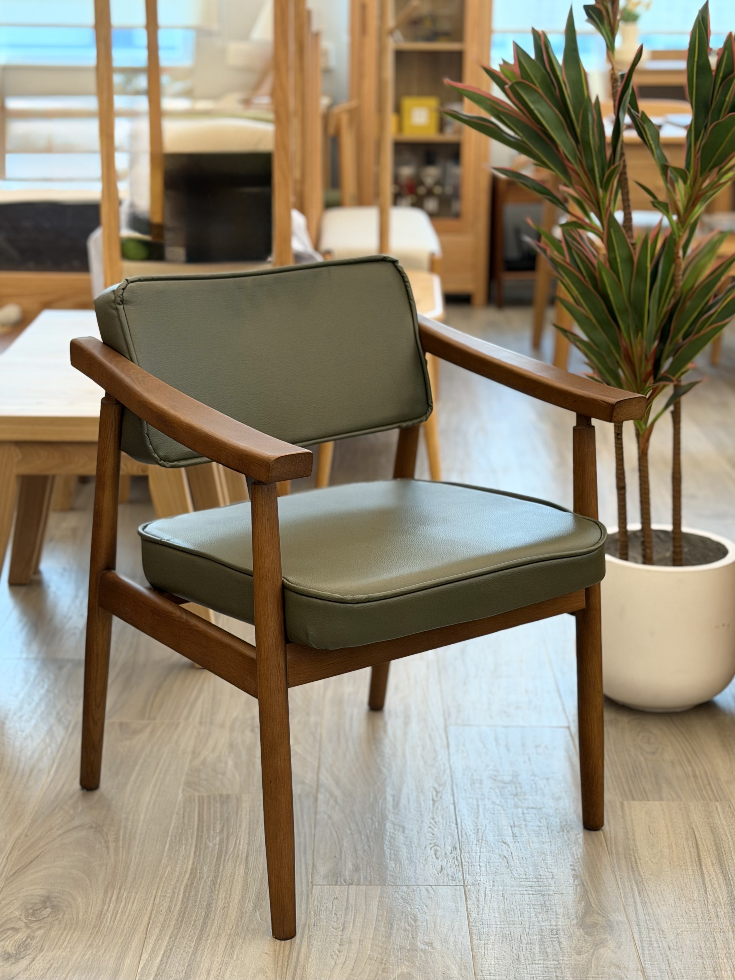 #陳列品清貨 KARMA Arm Chair 