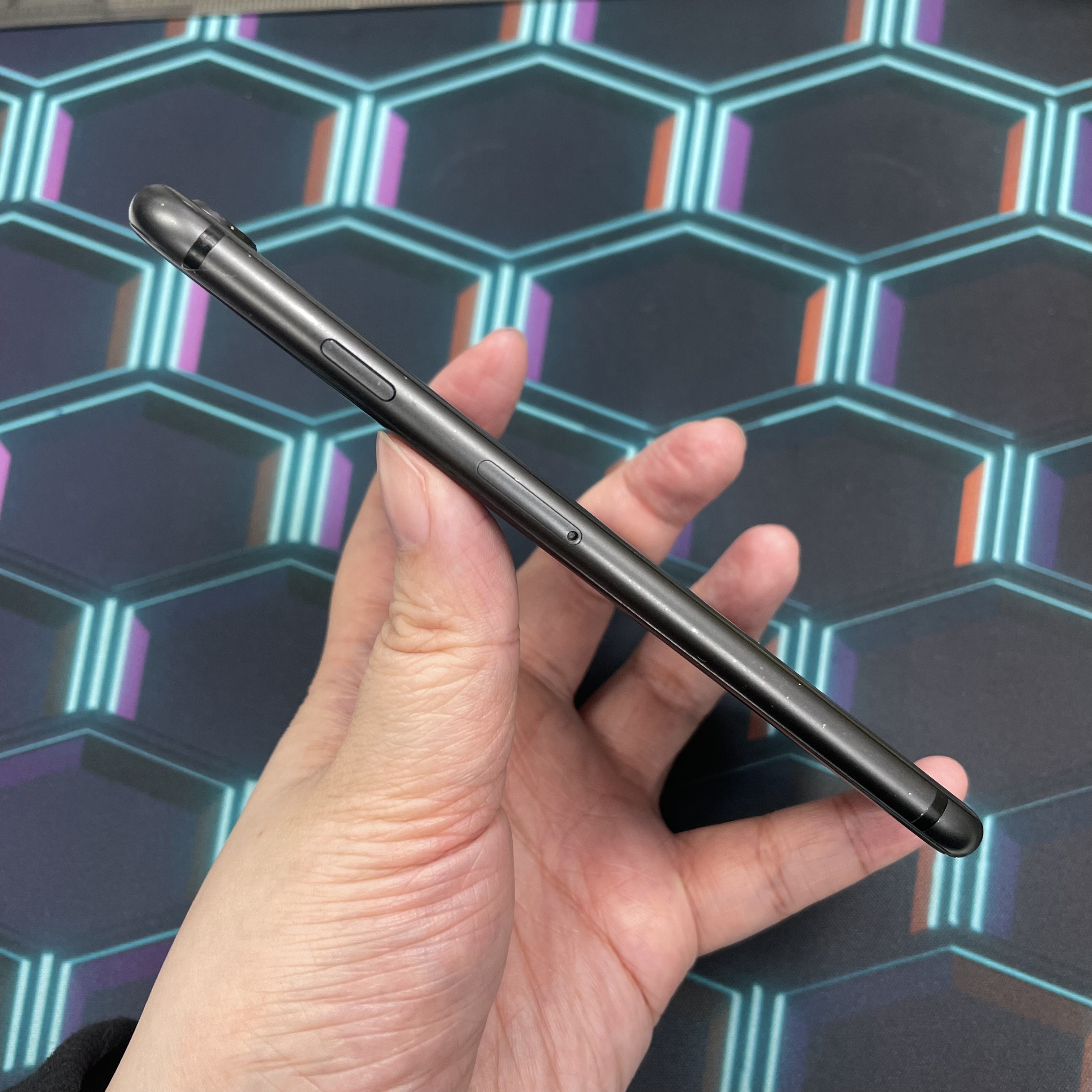 *5912 iPhone 8 靚機 64GB 電100 黑色 black