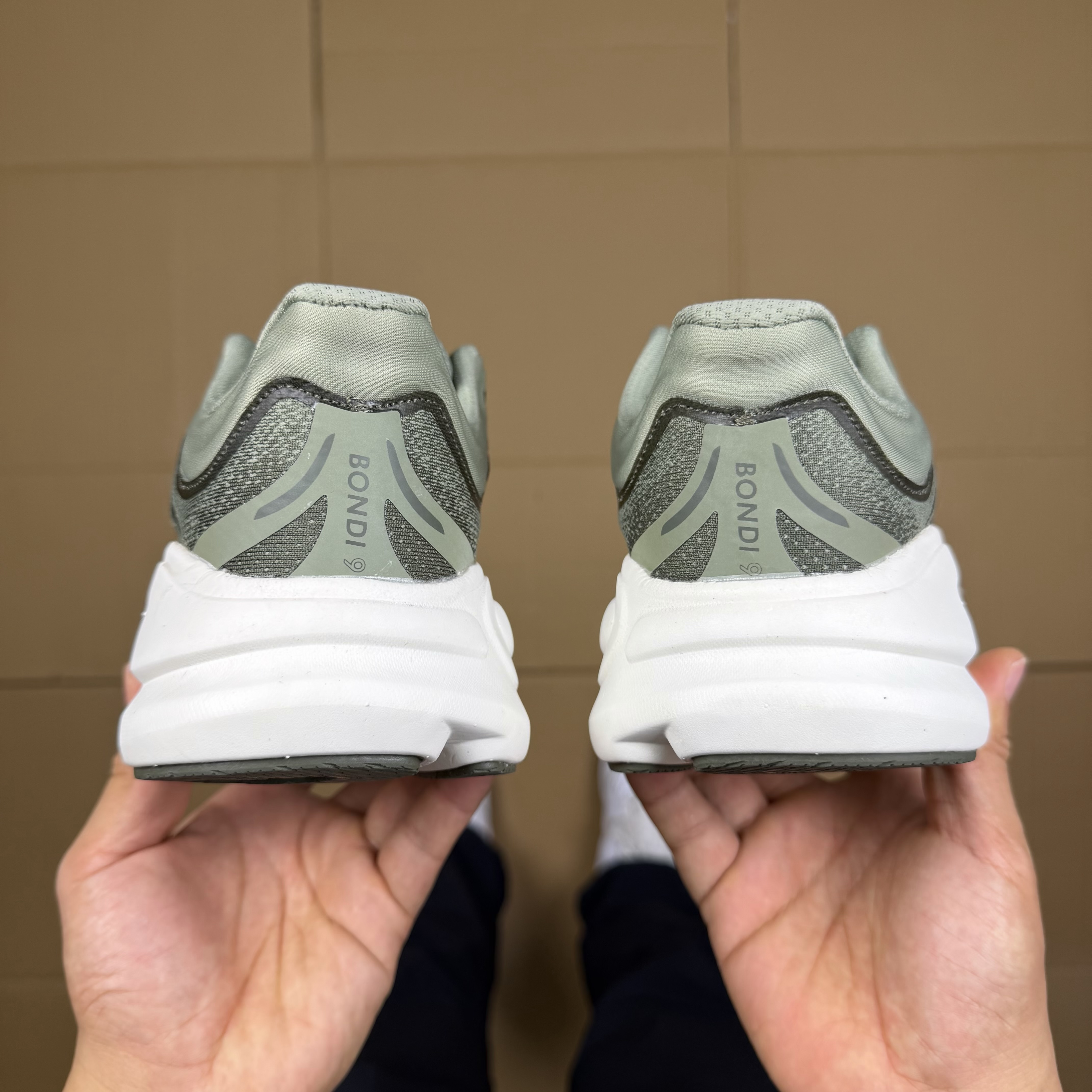 Hoka One One Bondi 9