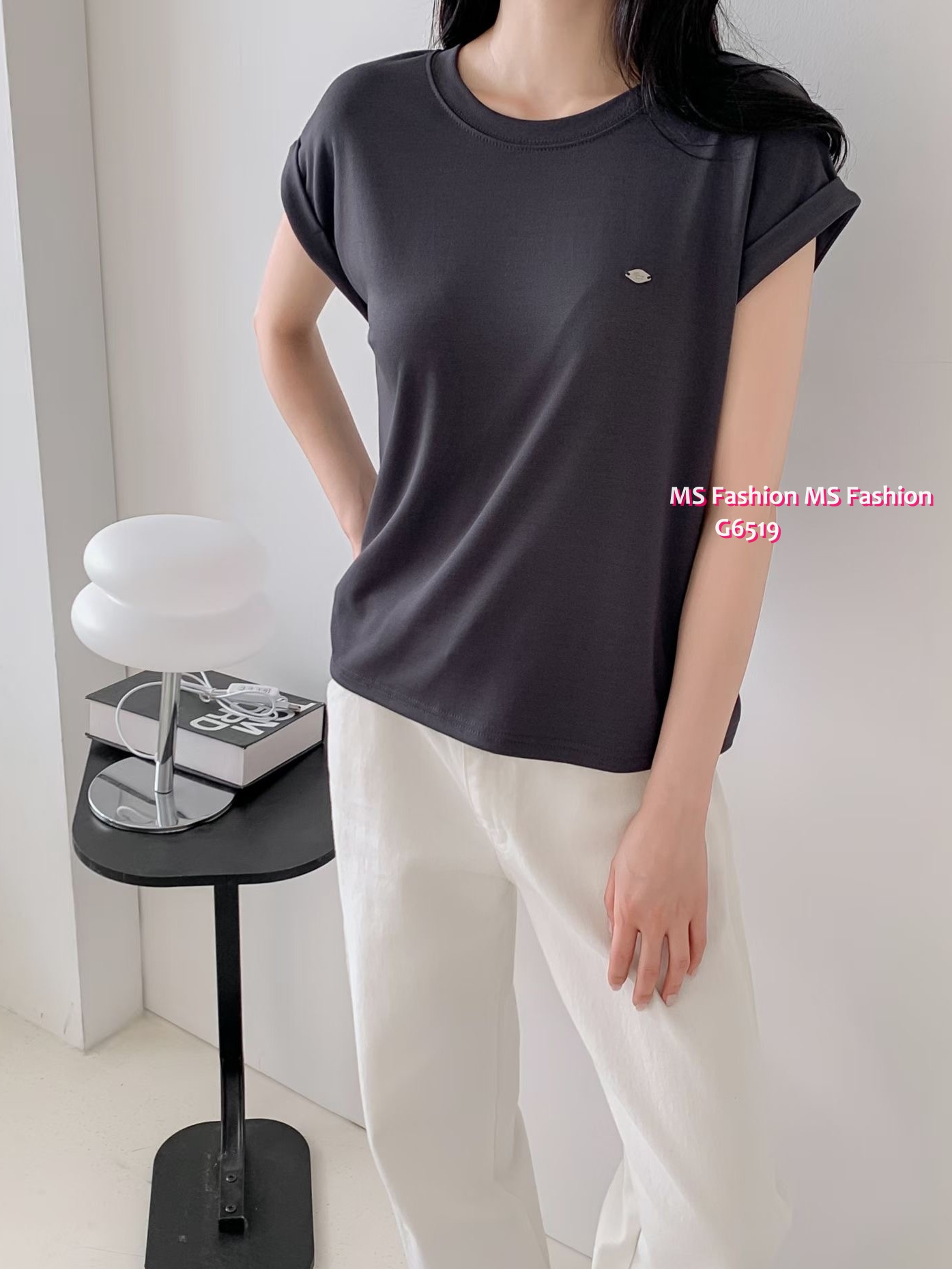 G6519 小飾扣摺袖top