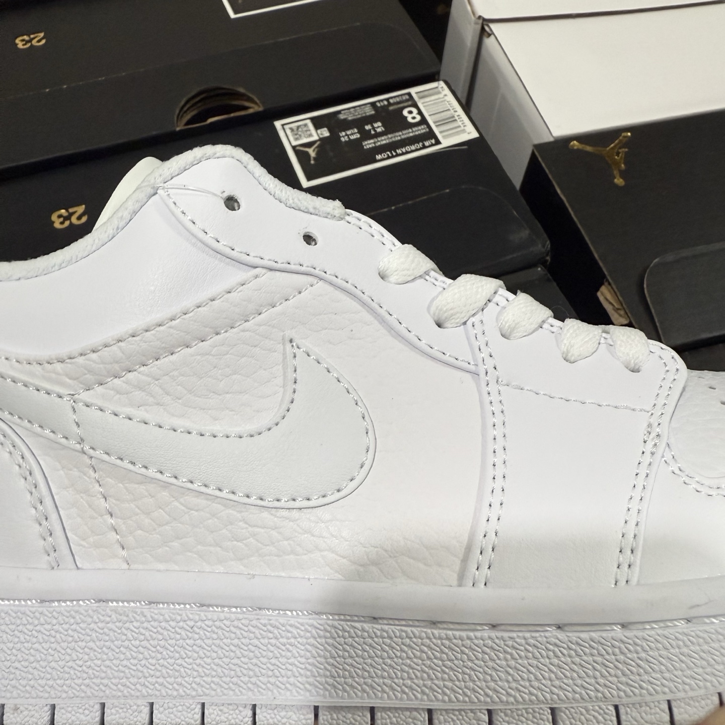 Nike Air Jordan 1 Low "Triple White" 553558-111