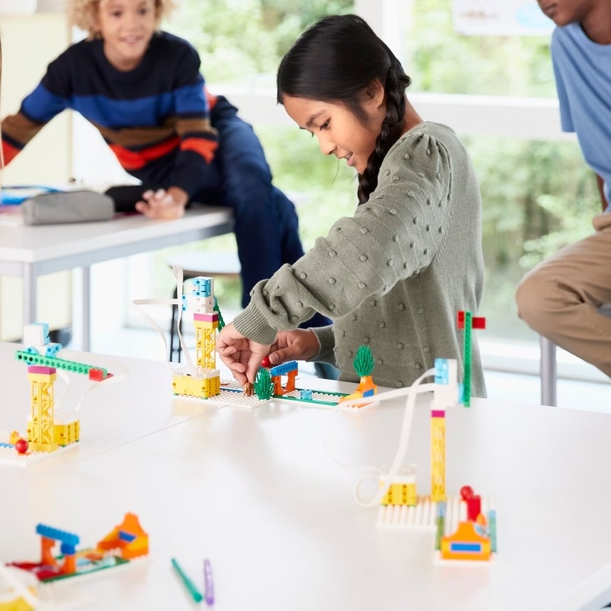 LEGO® SPIKE Essential 簡單編程入門