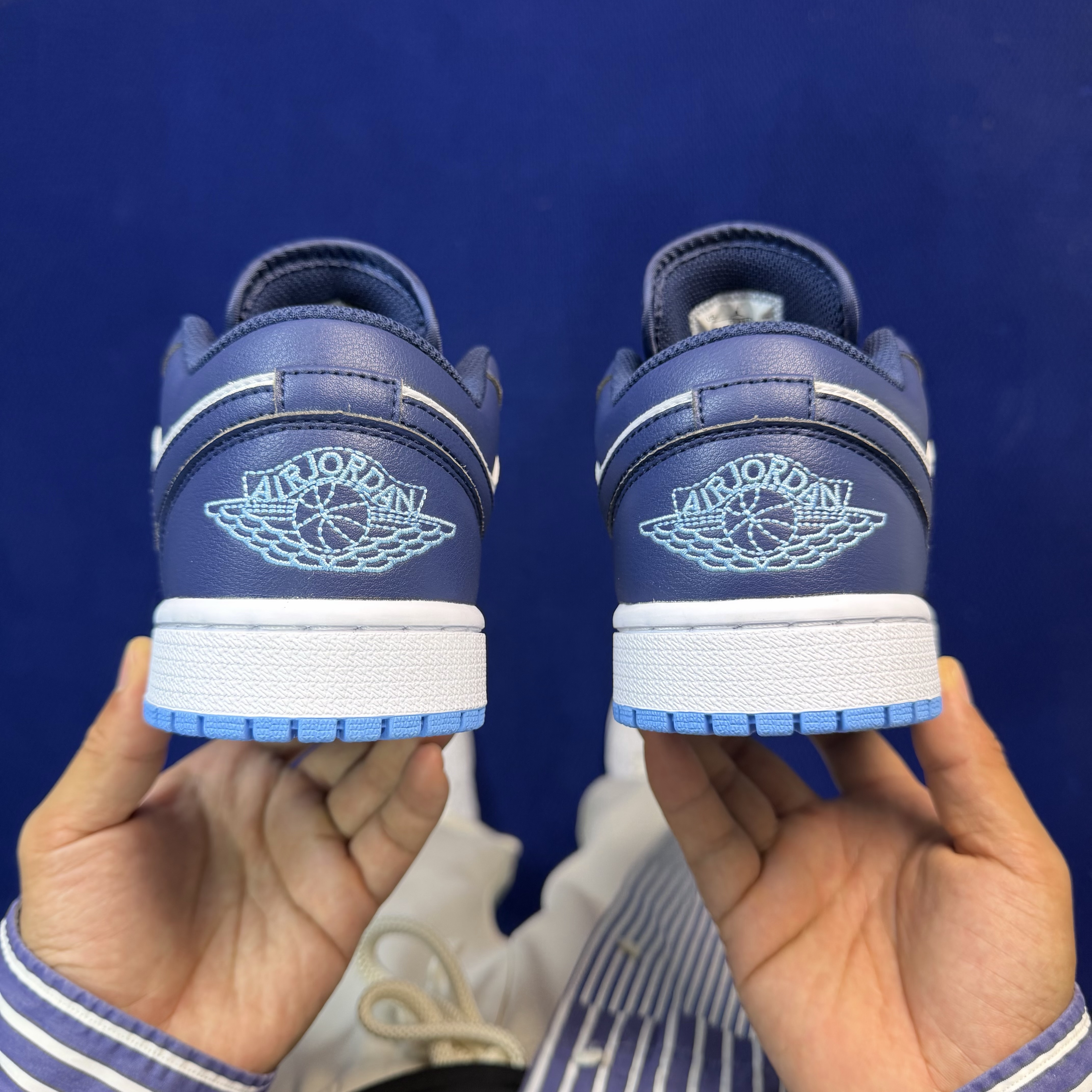 Nike Air Jordan1 Low 553558-404