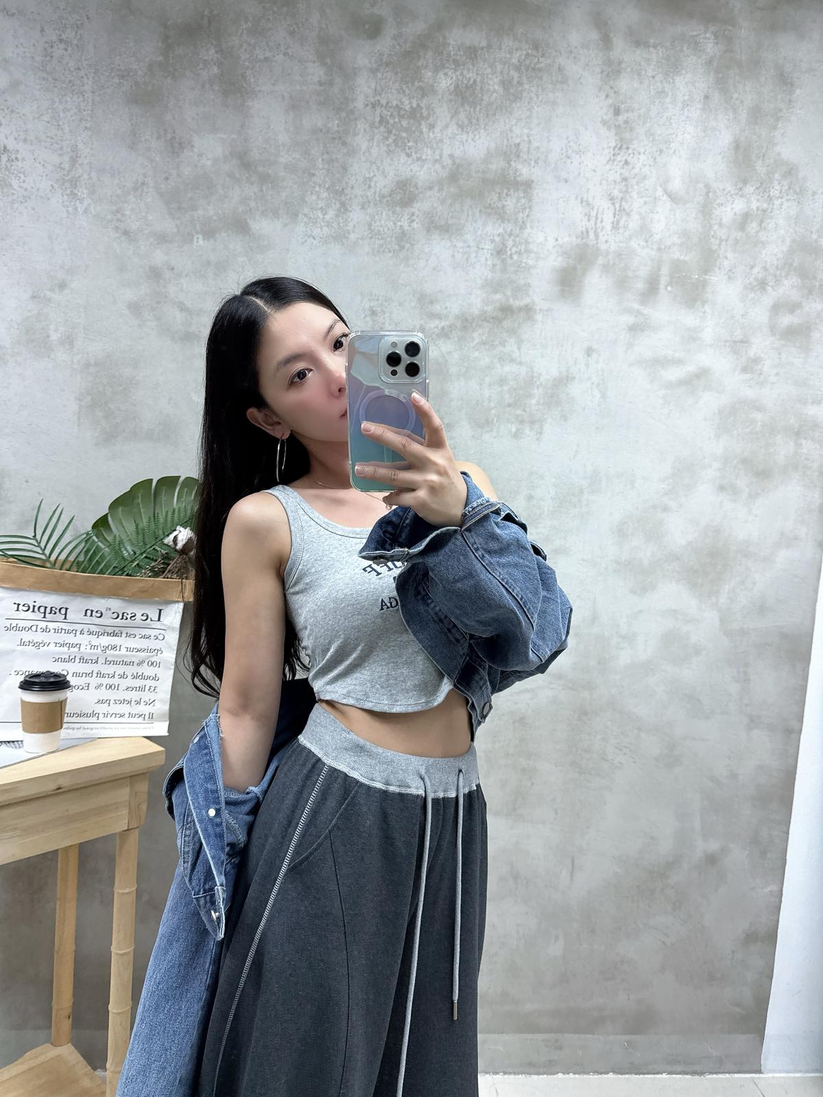 B01 刺繡字方領Bra top