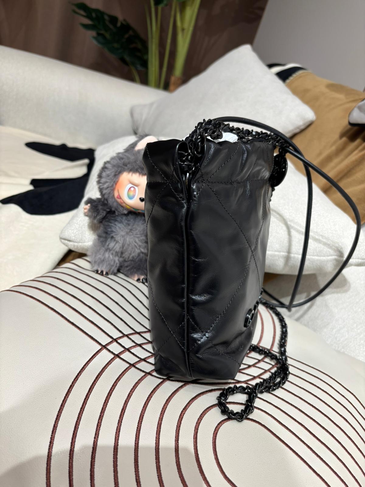 Chanel 22 Mini So Black Calfskin 100%Authentic, 98%New ✅收據副本✅晶片✅Dust bag✅Box