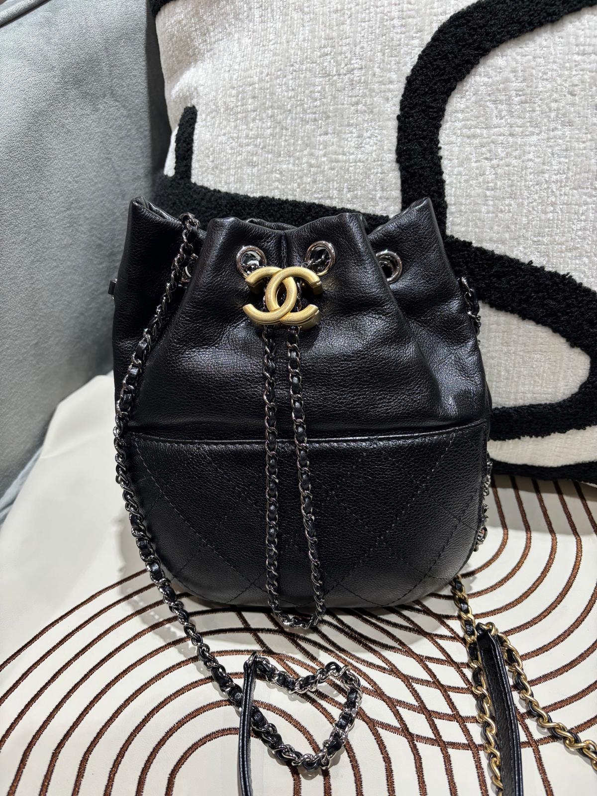 CHANEL Small Gabrielle bucket chain Shoulder Bag 黑色魚子醬牛皮cc 調節扣肩背包100%Authentic, 98%new ✅card ✅dust bag ✅box 