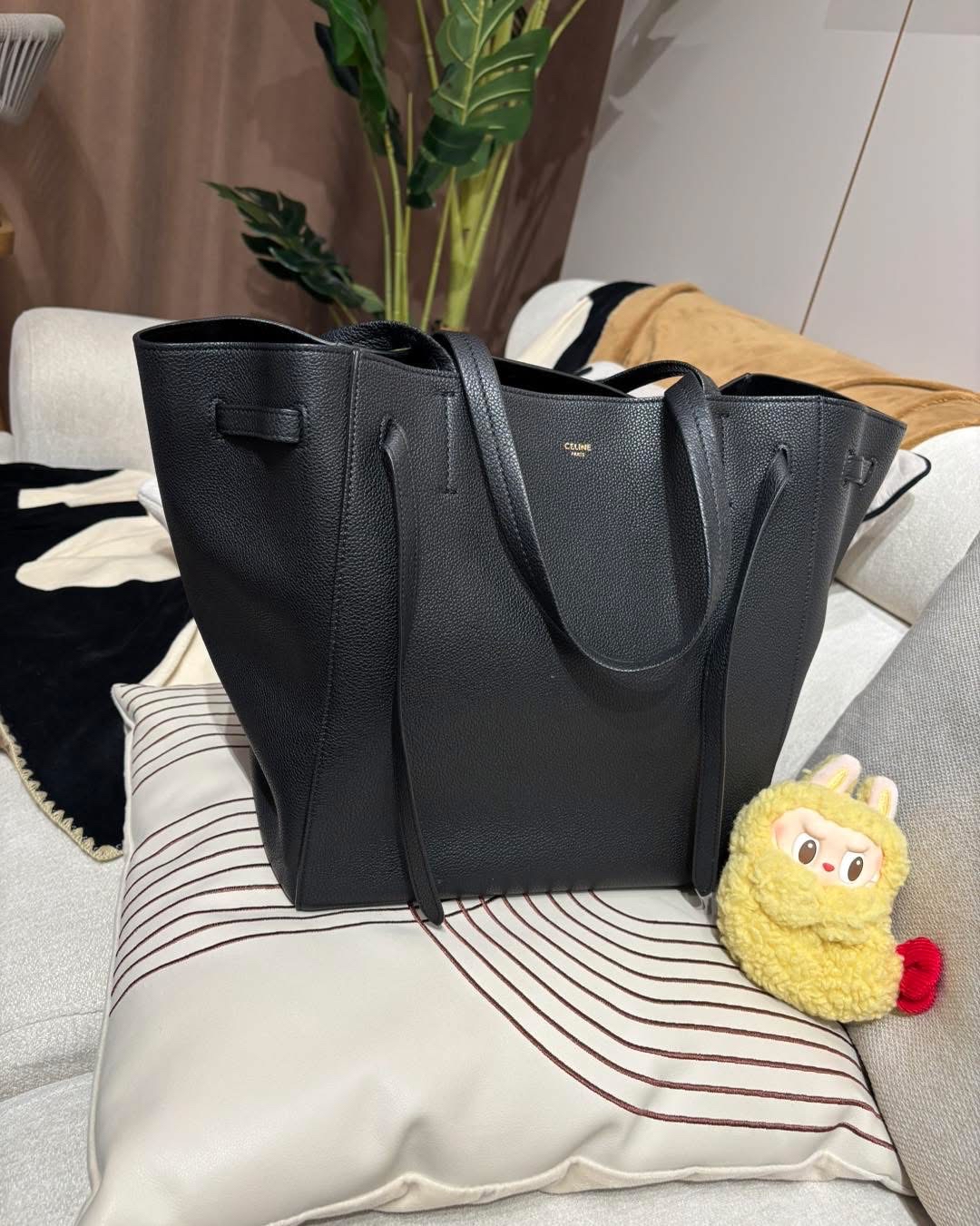 Celine Cabas Phantom small Tote Bag Calfskin 黑色牛皮皮革肩背袋  100%Authentic, 93%New ✅Dust bag