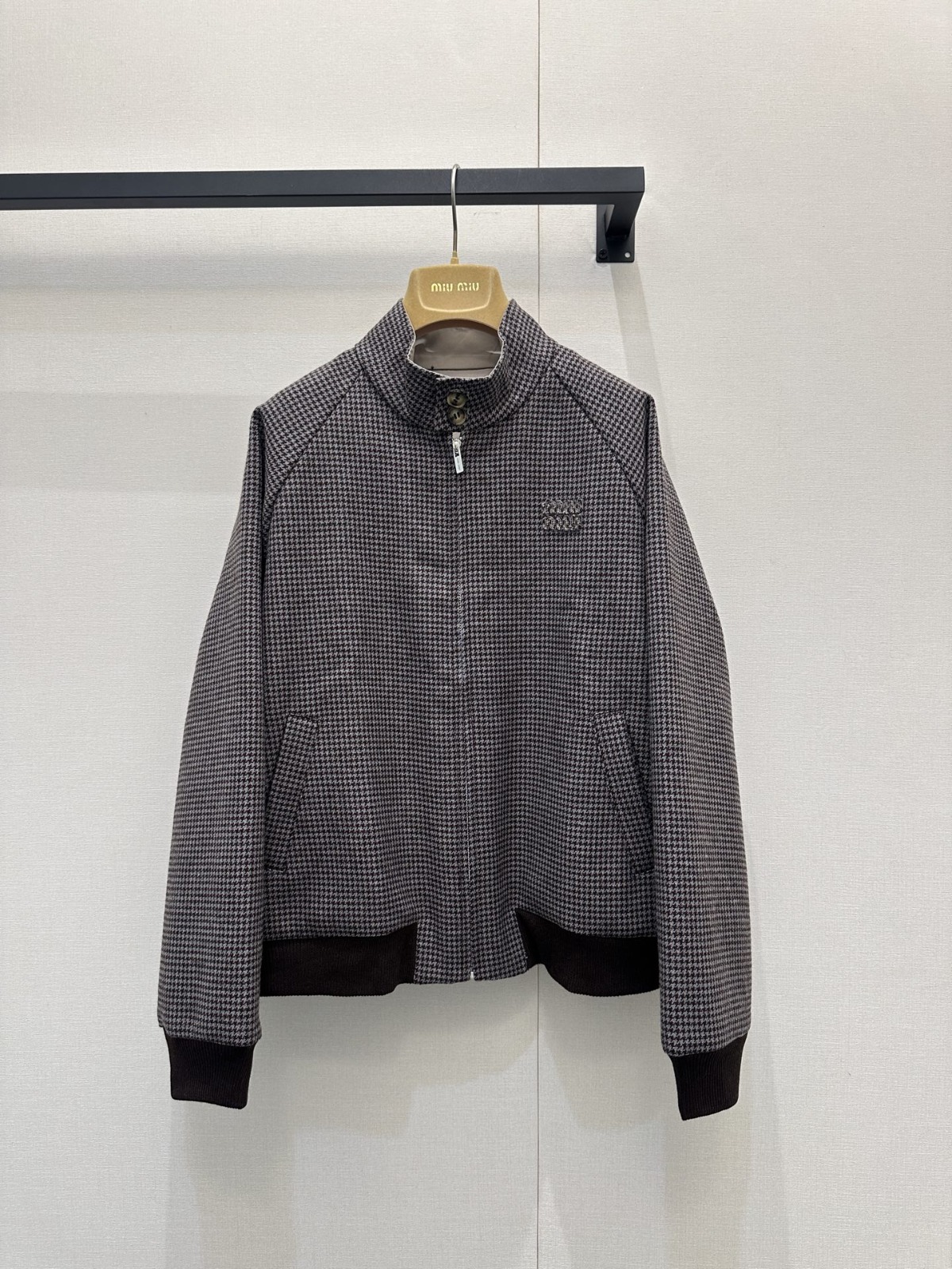 【頂級原單】Miu Miu 雙面可穿學院風立領拉鍊外套