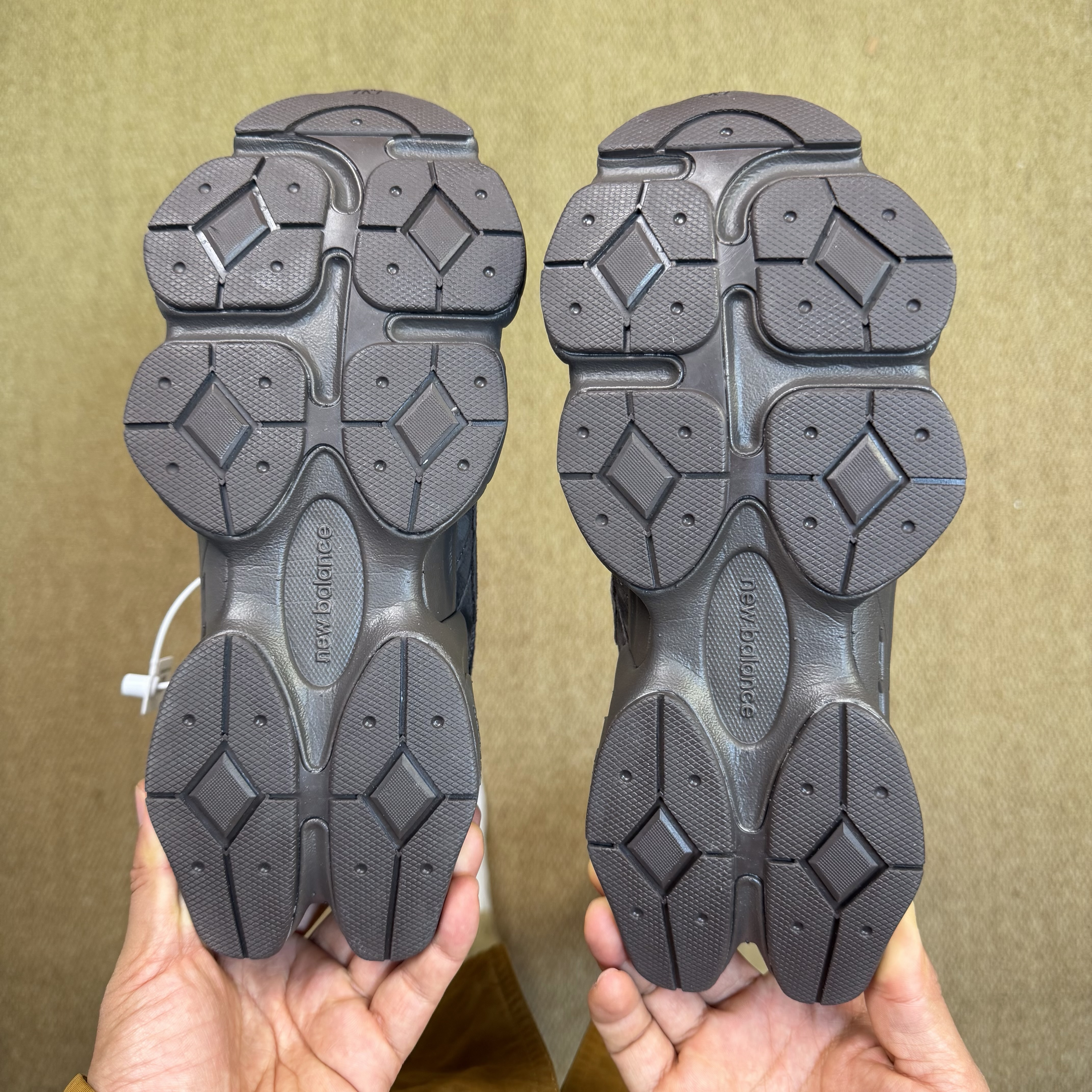 New Balance 9060 U9060ZWD