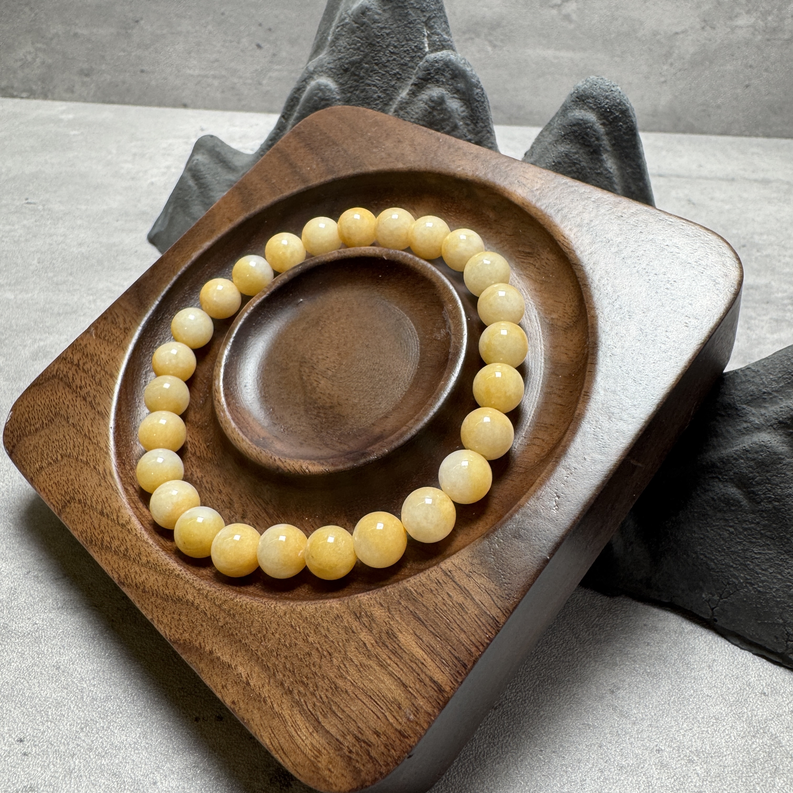 黃翡半邊天7.7mm手串