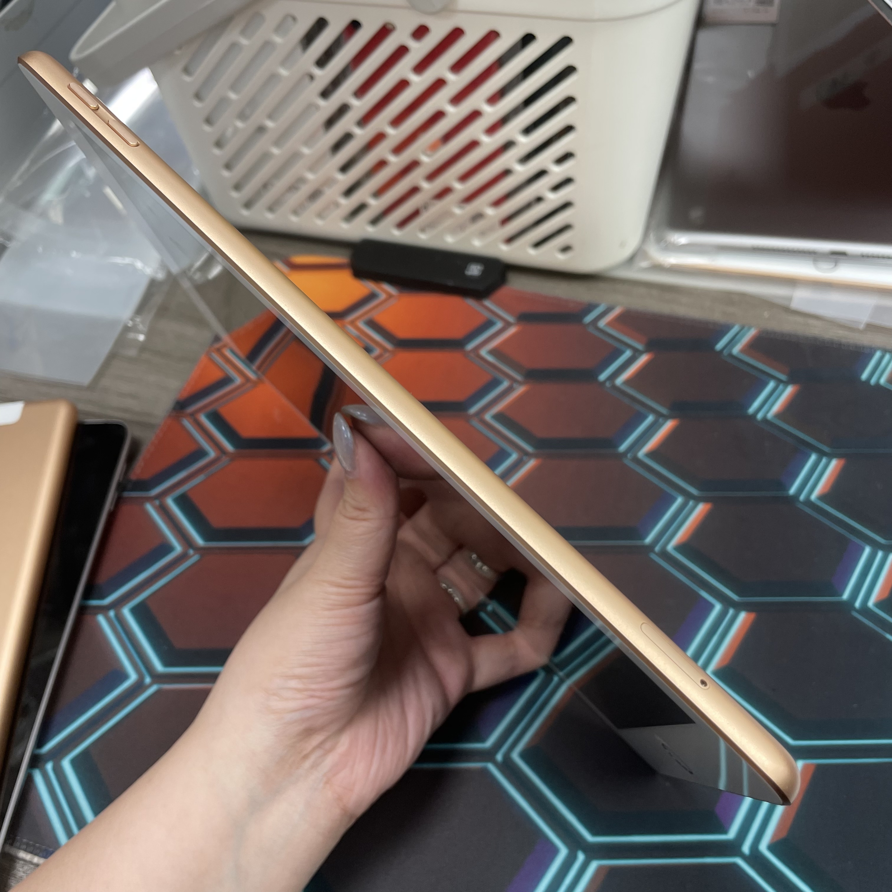 *6953 iPad 6 未使用品 128GB 插卡版 粉色 pink