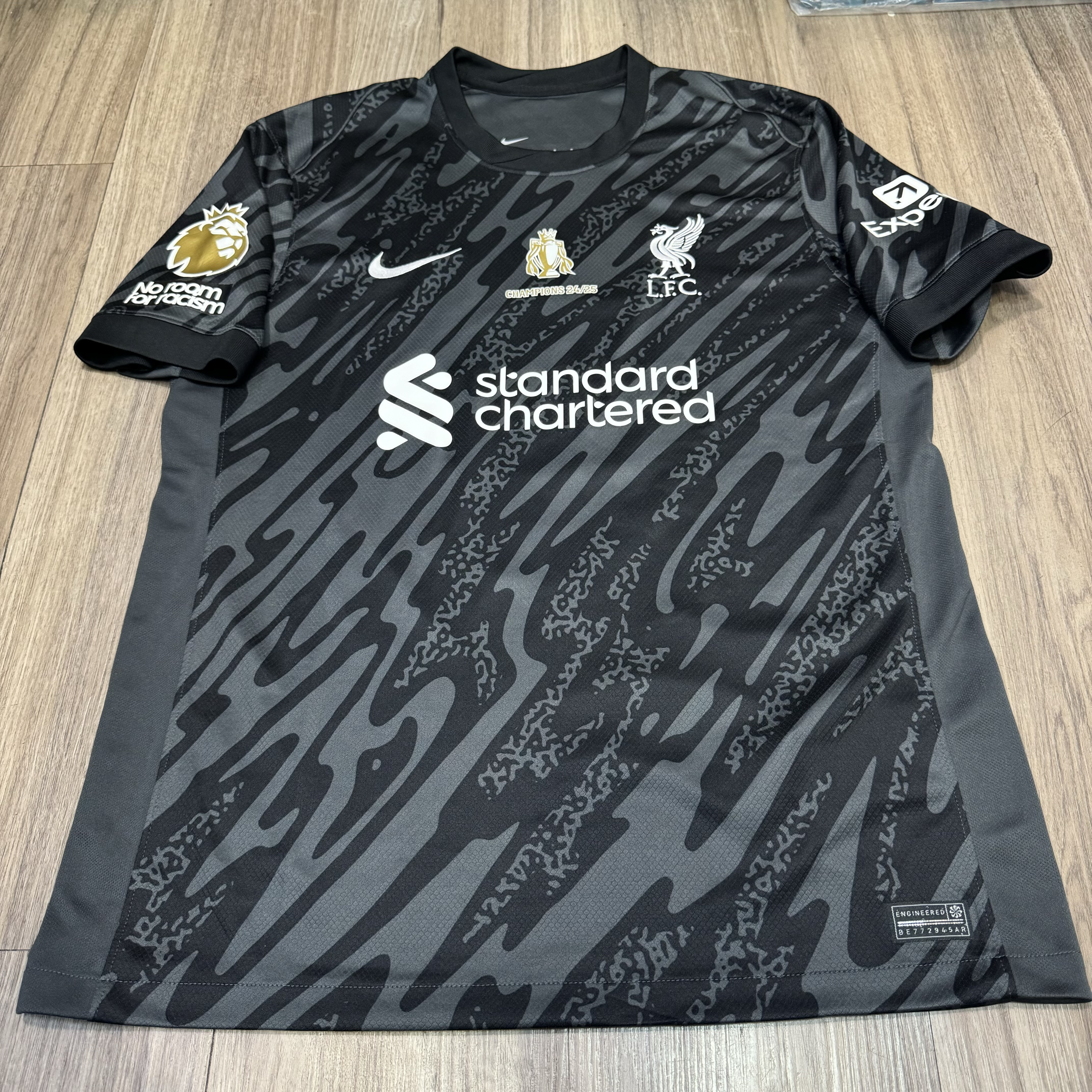 Liverpool 24/25 Premier League Winners Trophy Edition