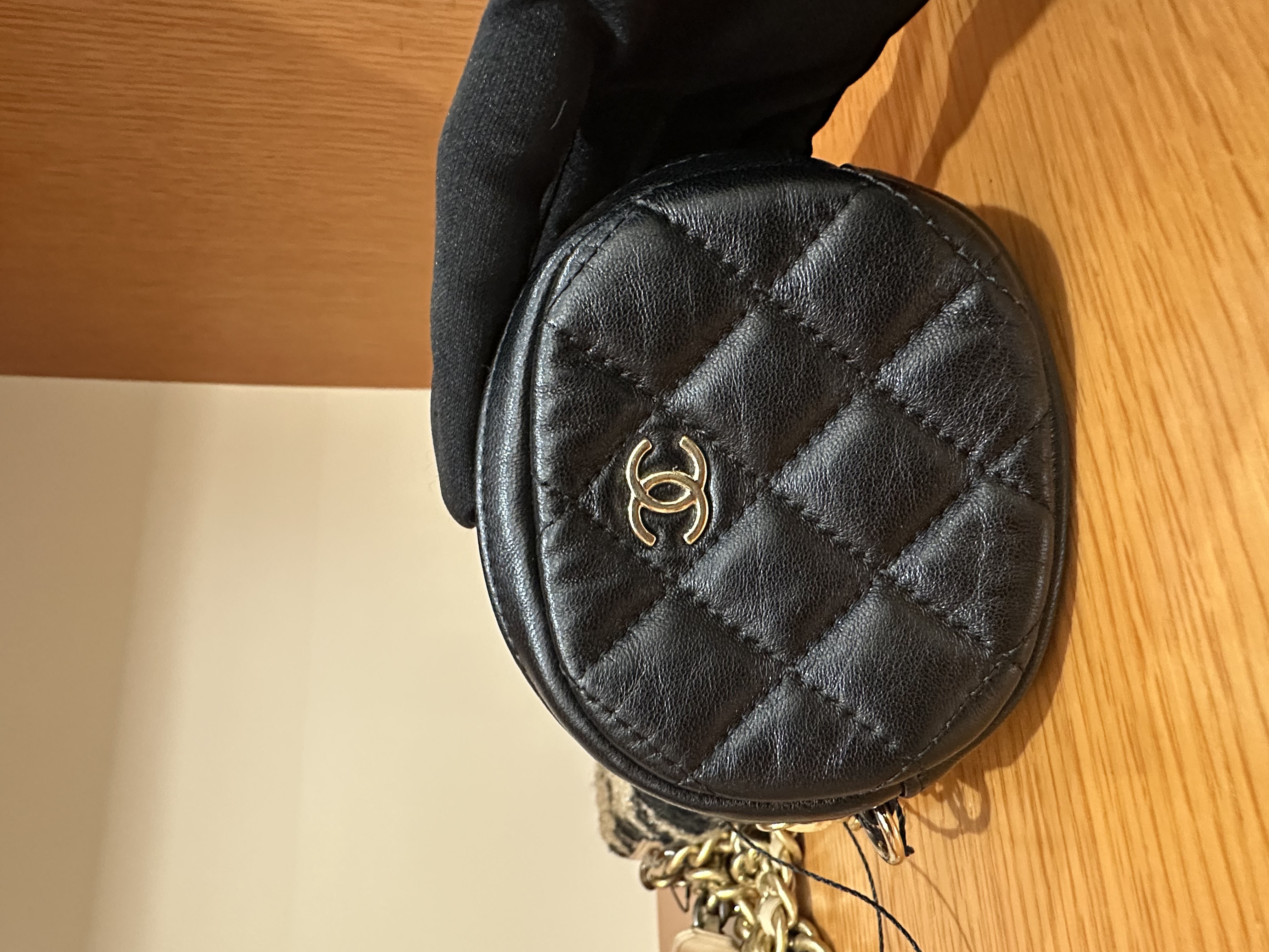 Pre-Owned CHANEL 19 Houndstooth Tweed Wallet on Chain bag / Product Code: 26042901