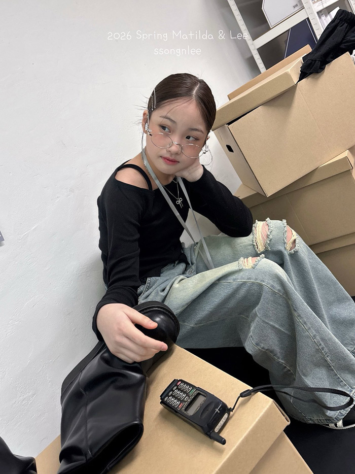 🇰🇷Matilda&Lee tee