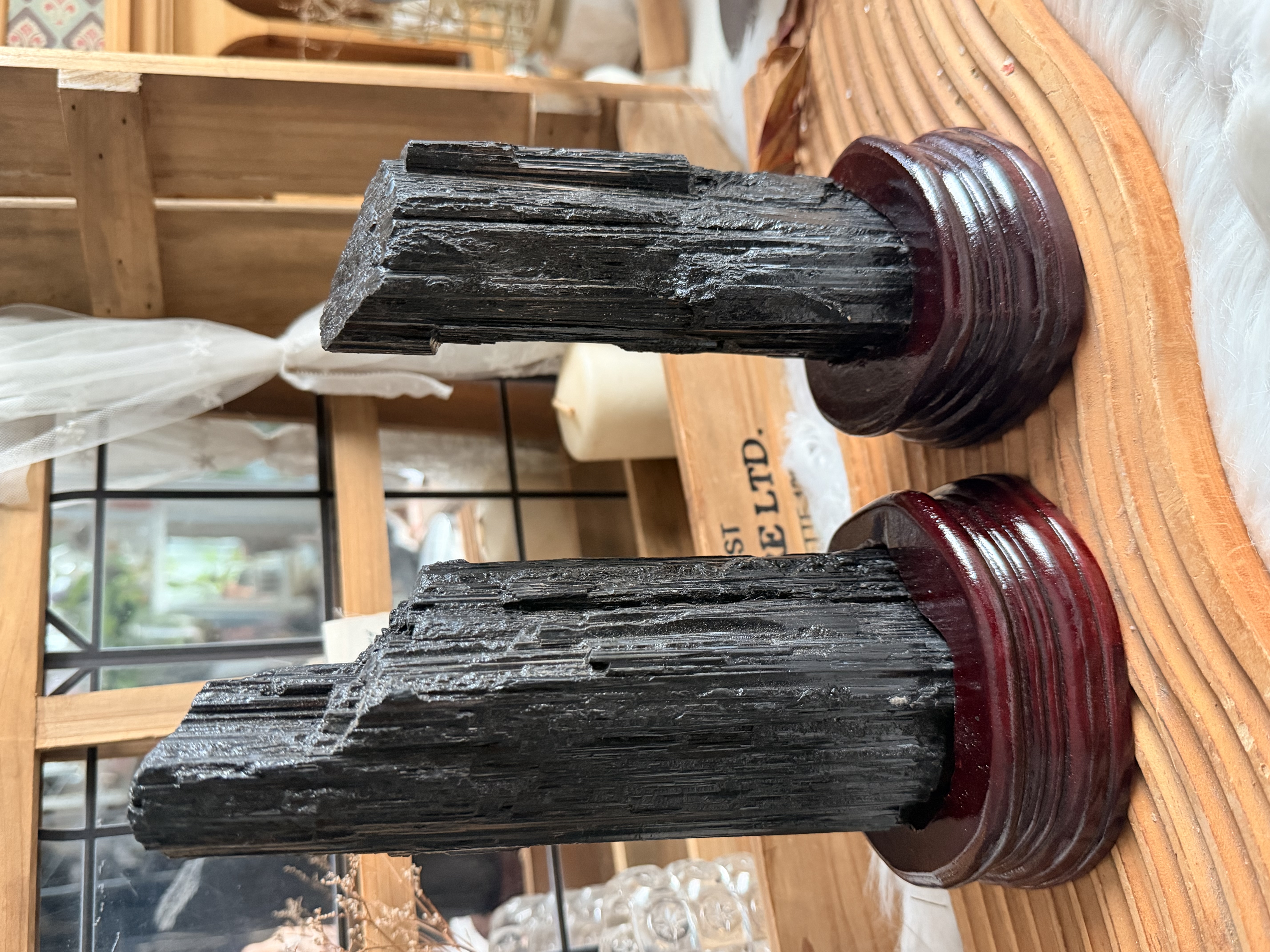 黑碧璽柱（包底座）