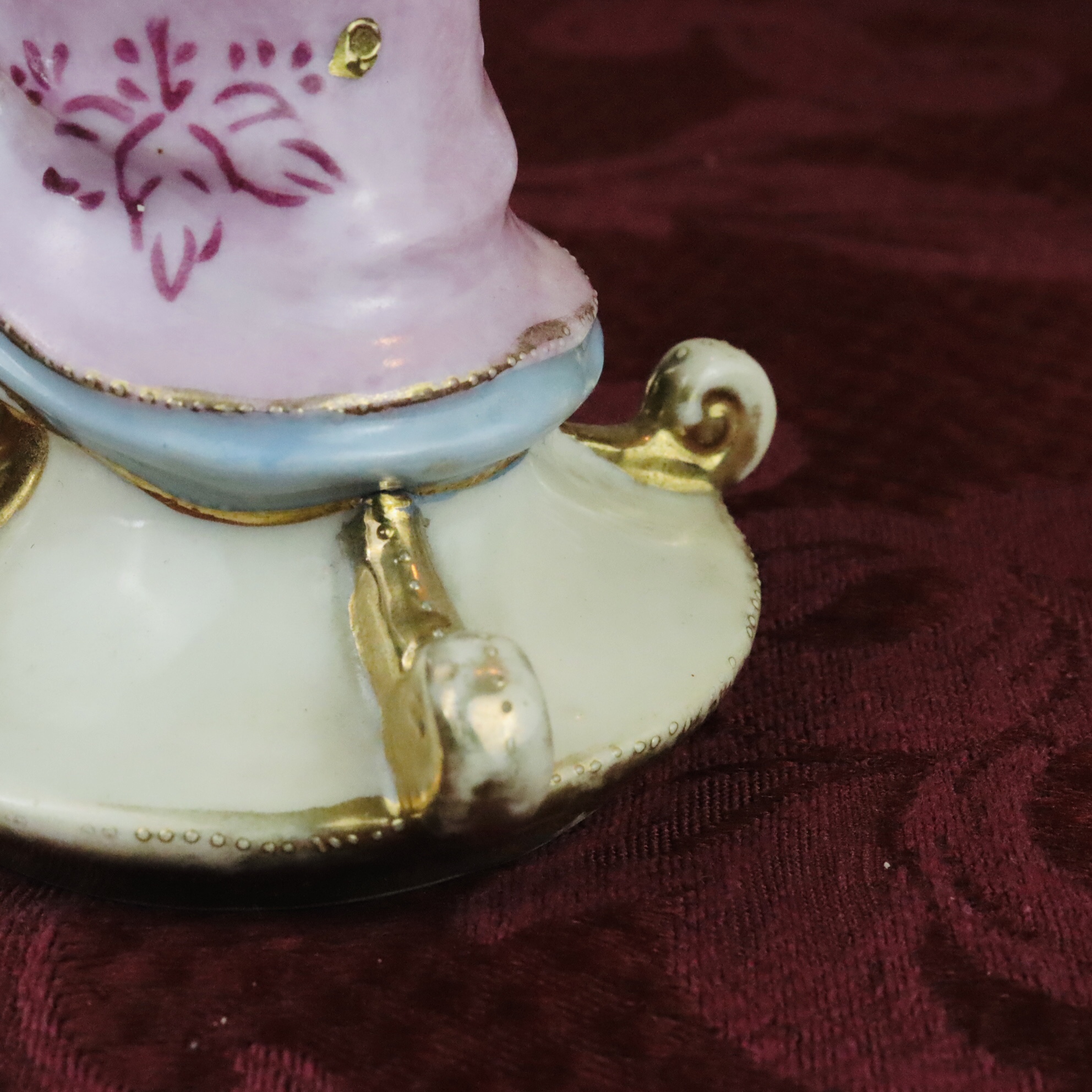 RARE! 1945-1951 Made in Occupied Japan Hand-painted Oriental Lady Wearing Sun Hat Lady Porcelain Doll /Porcelain Figurine (MT1667)