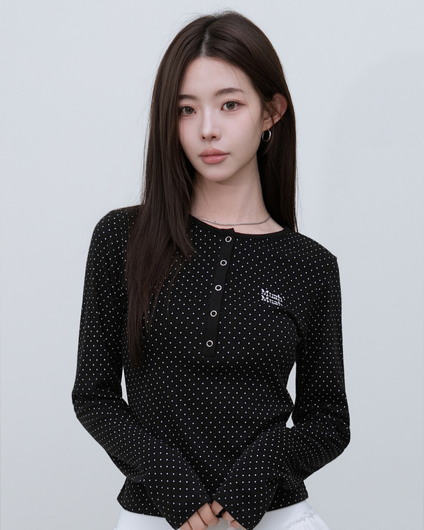 MuahMuah ROUND DOT HENLEY NECK CROP LONG SLEEVE