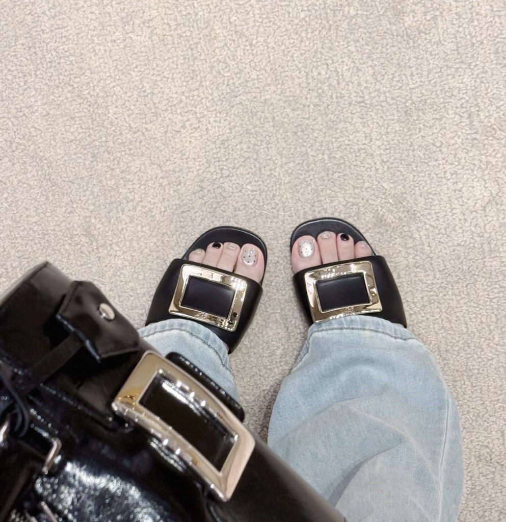 限時優惠✨新款🆕訂貨🍒RV 黑色方扣sandal  Size 36/37-39/40/41