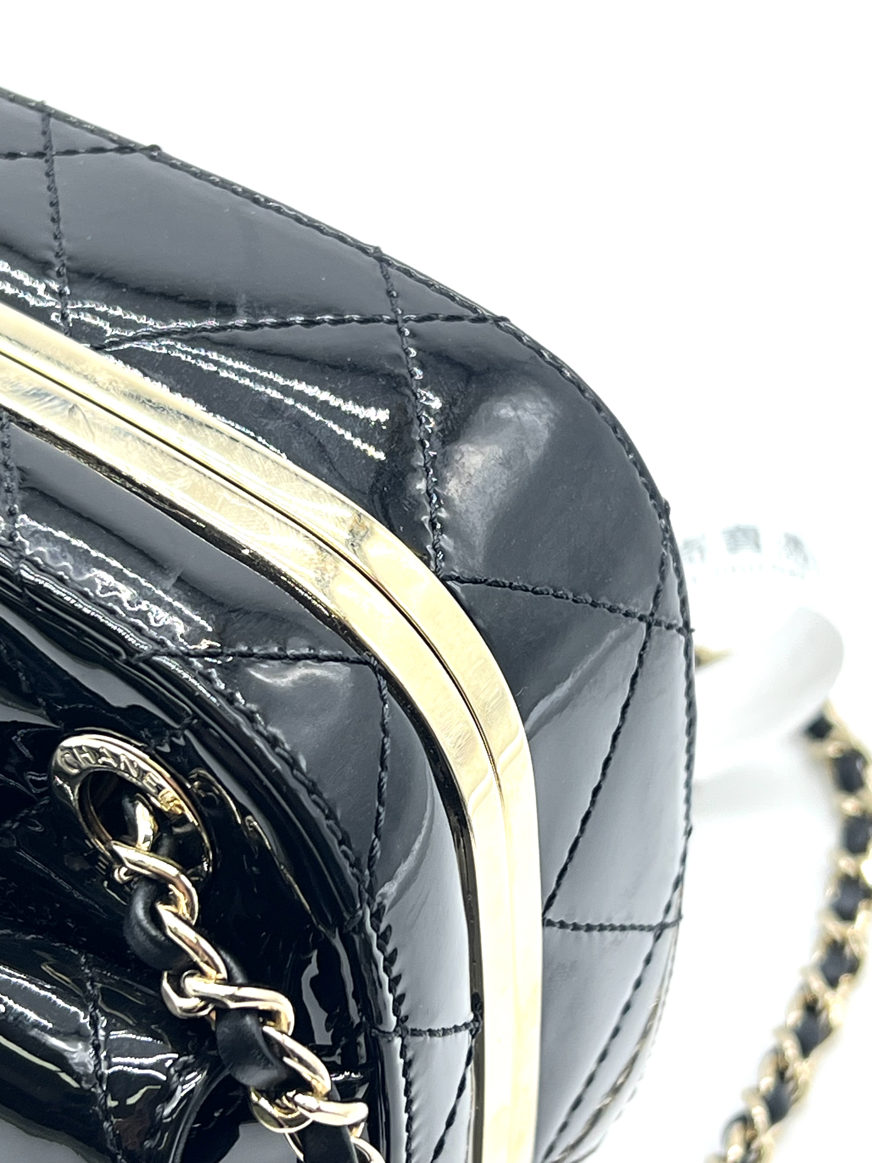 Pre-Owned CHANEL Matelassé Mini Camera Bag / Product Code: 26041507