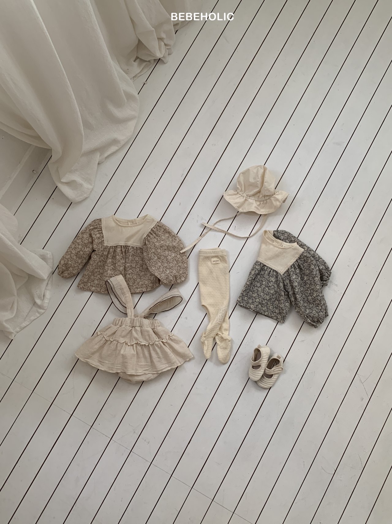 🌸預訂 韓國直送🌸🇰🇷BEBEHOLIC兩色碎花蕾絲方巾領長袖上衣