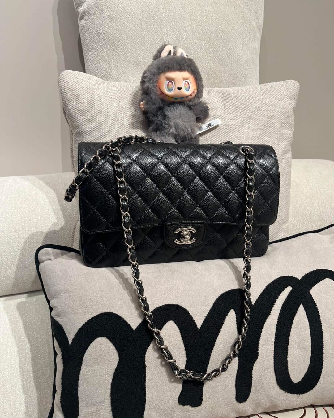 Chanel classic flap medium A01112,cf25 經典黑色魚子醬牛皮，100%Authentic ,98%new ✅26Card✅dust bag✅box 