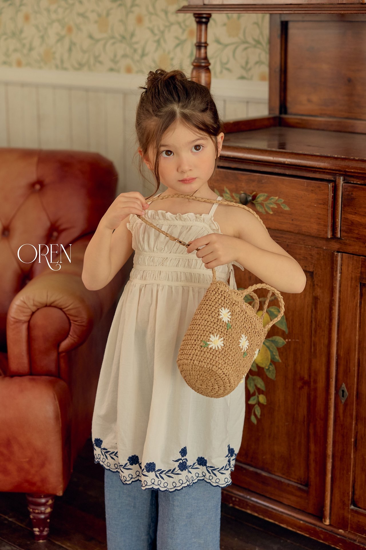 ☀️預訂 韓國直送☀️🇰🇷Oren Solenne花卉刺繡吊帶連身裙