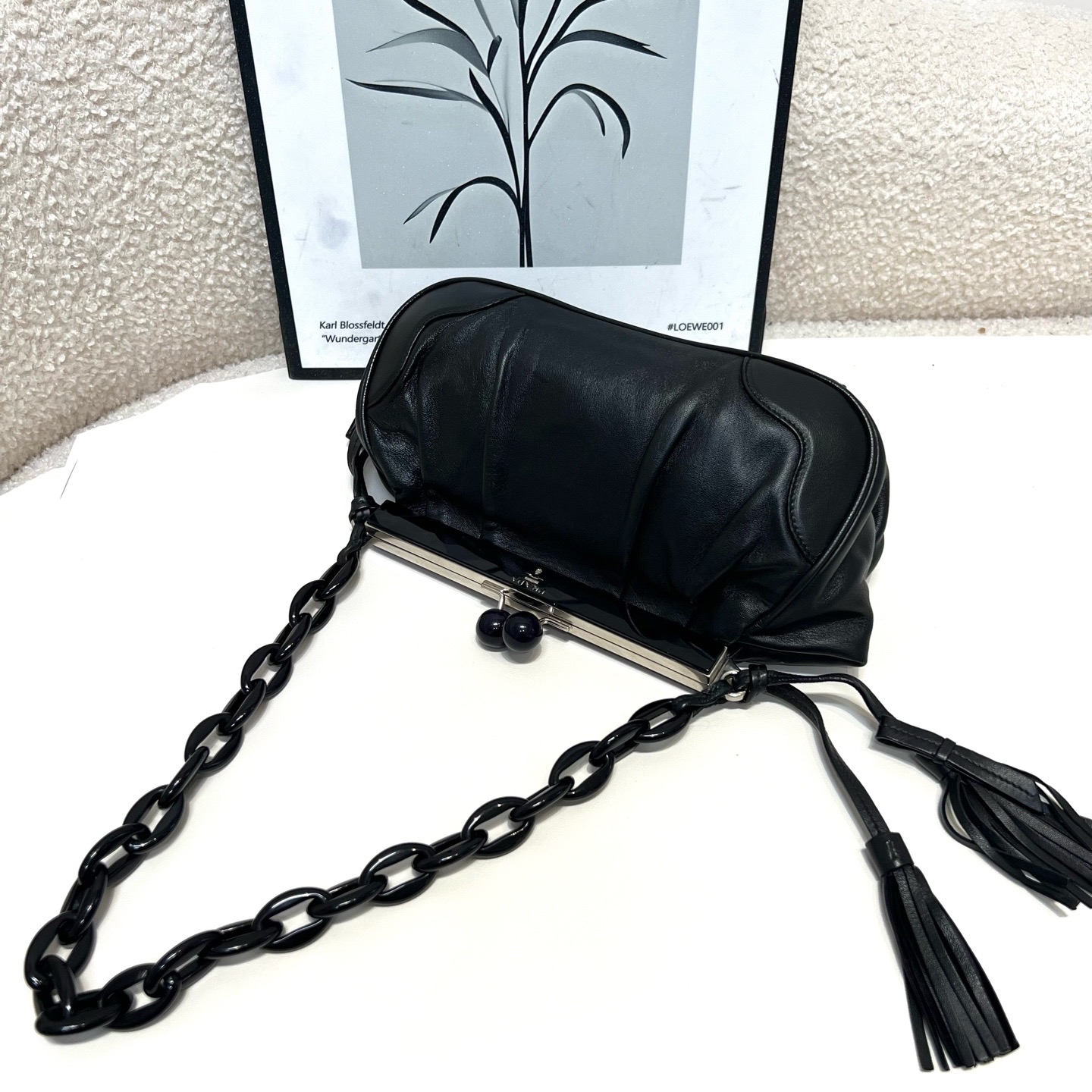 【預訂貨品】Prada 黑色腋下包