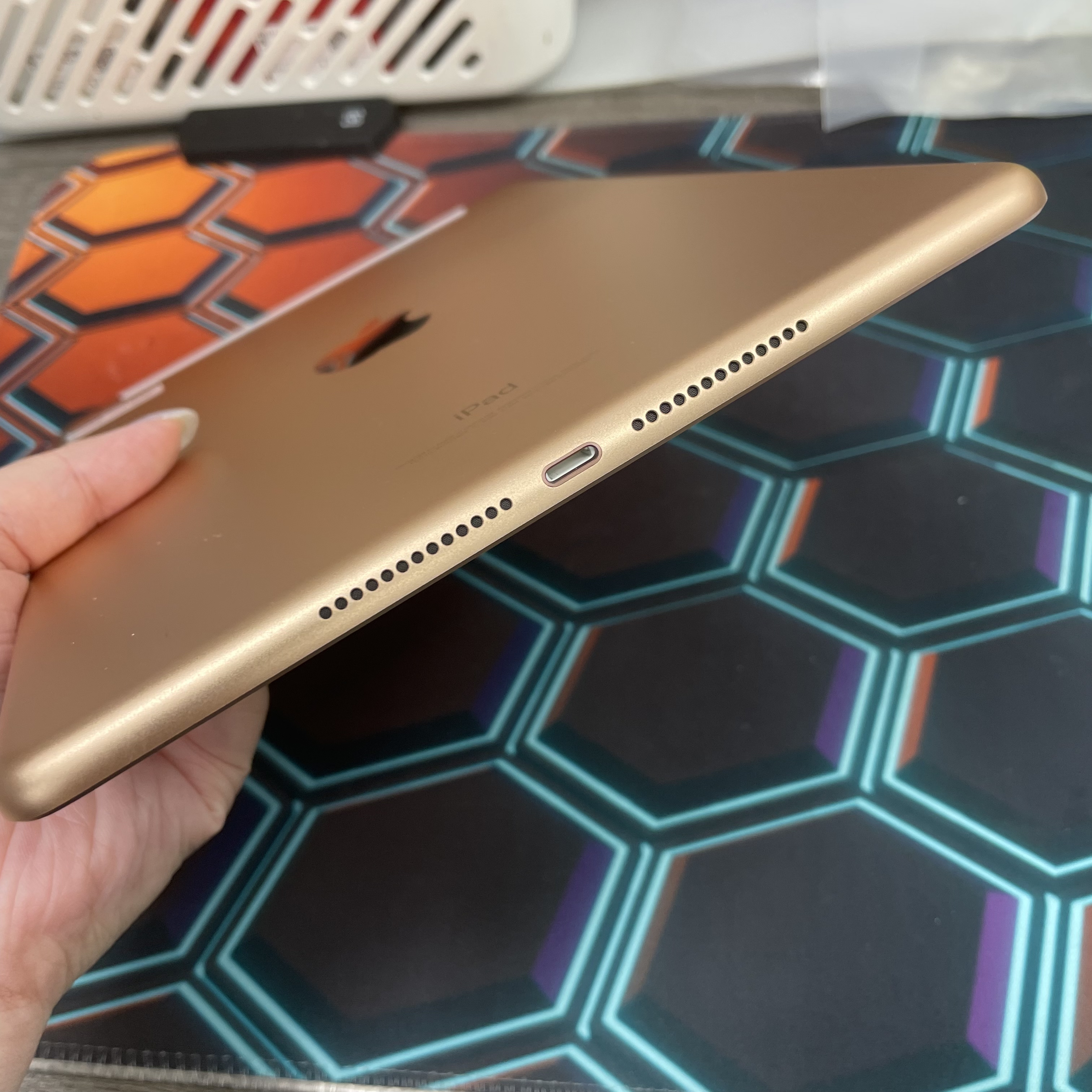 *6951 iPad 6 未使用品 128GB 插卡版 粉色 pink