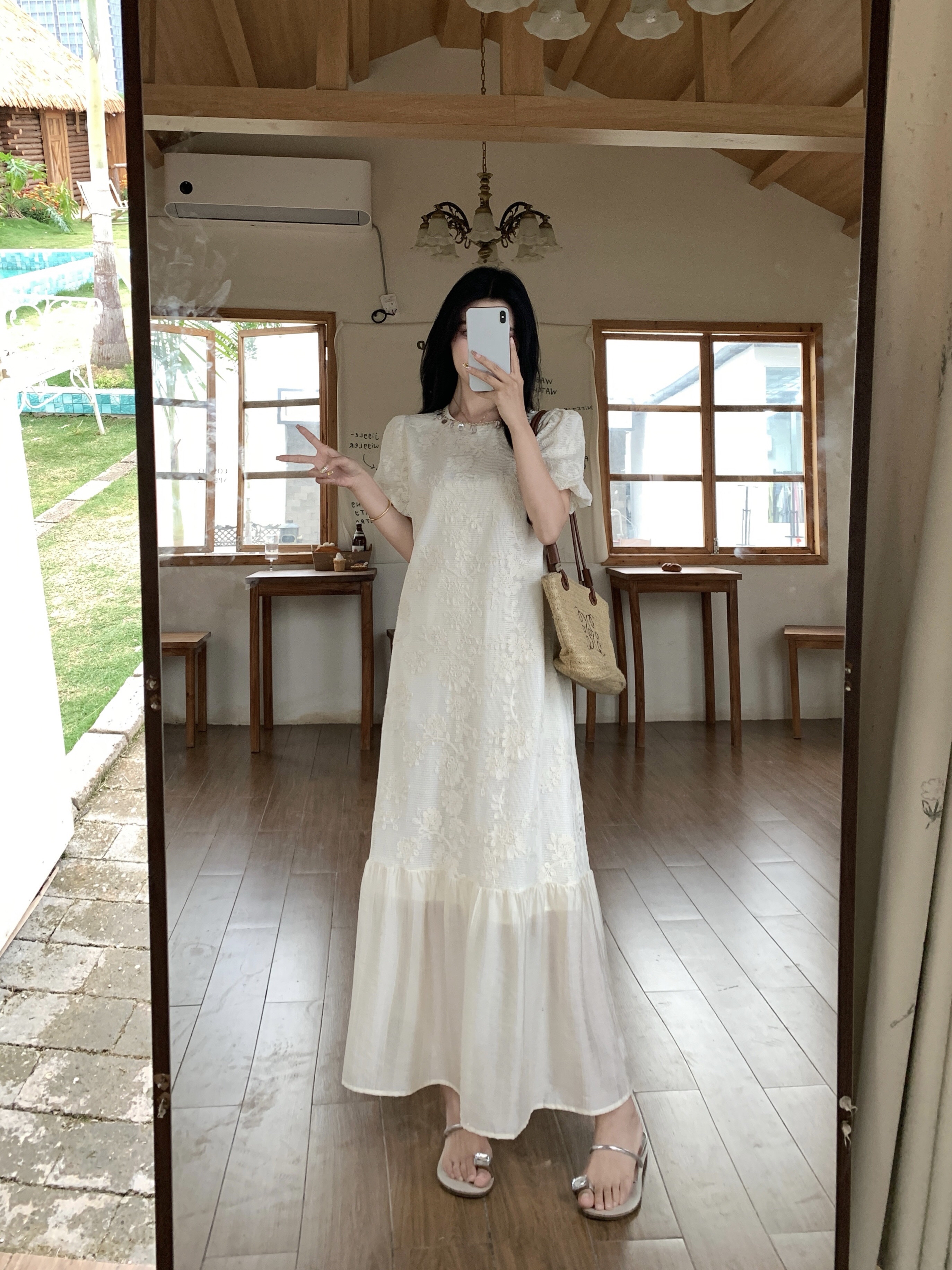 B115(6919) 法式刺绣提花流苏串贝壳领边雪纺透荷叶下摆杏连身裙