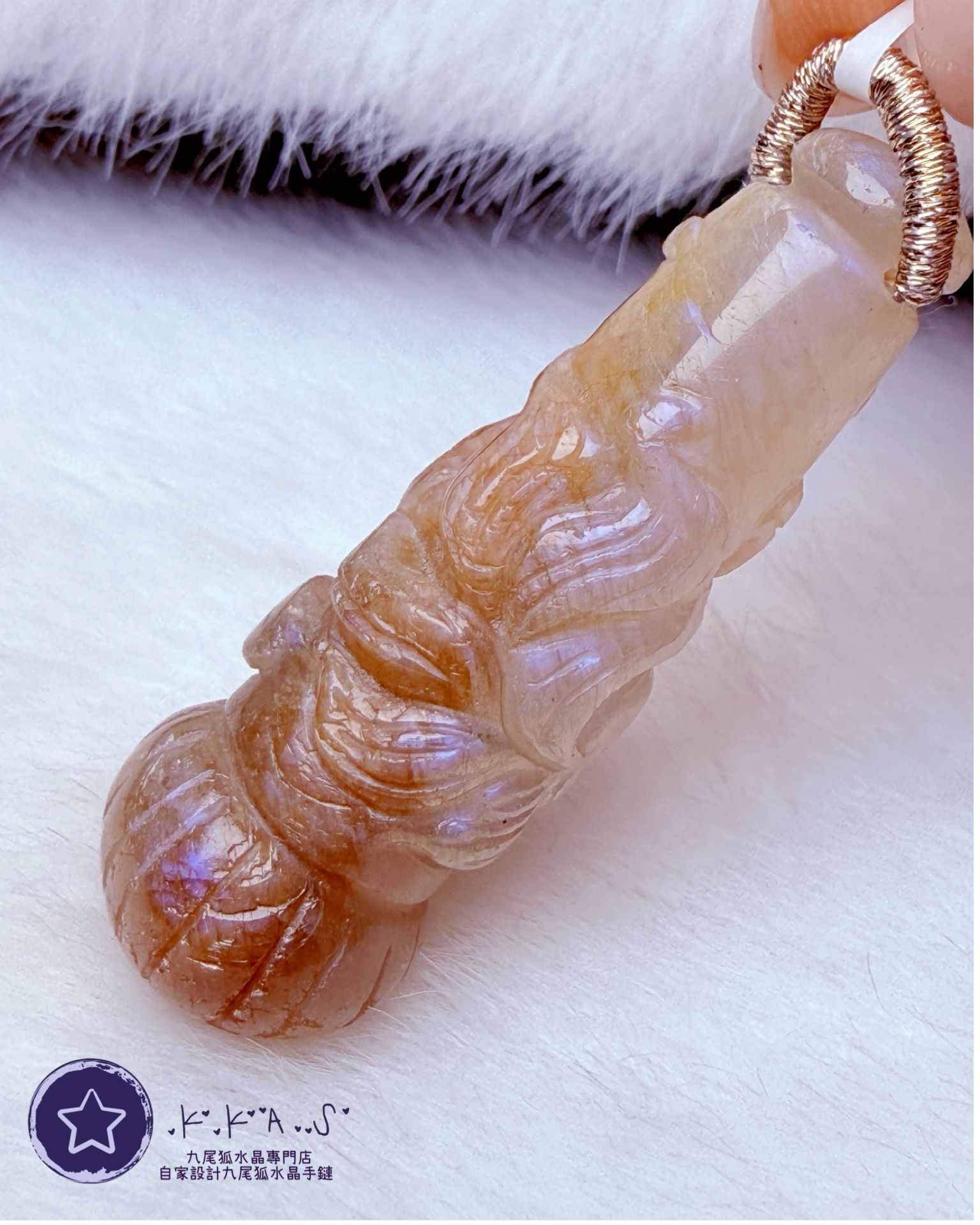 K00145 黃膠花共生月亮石 文昌筆狐 - 吊墜/手牌兩用款