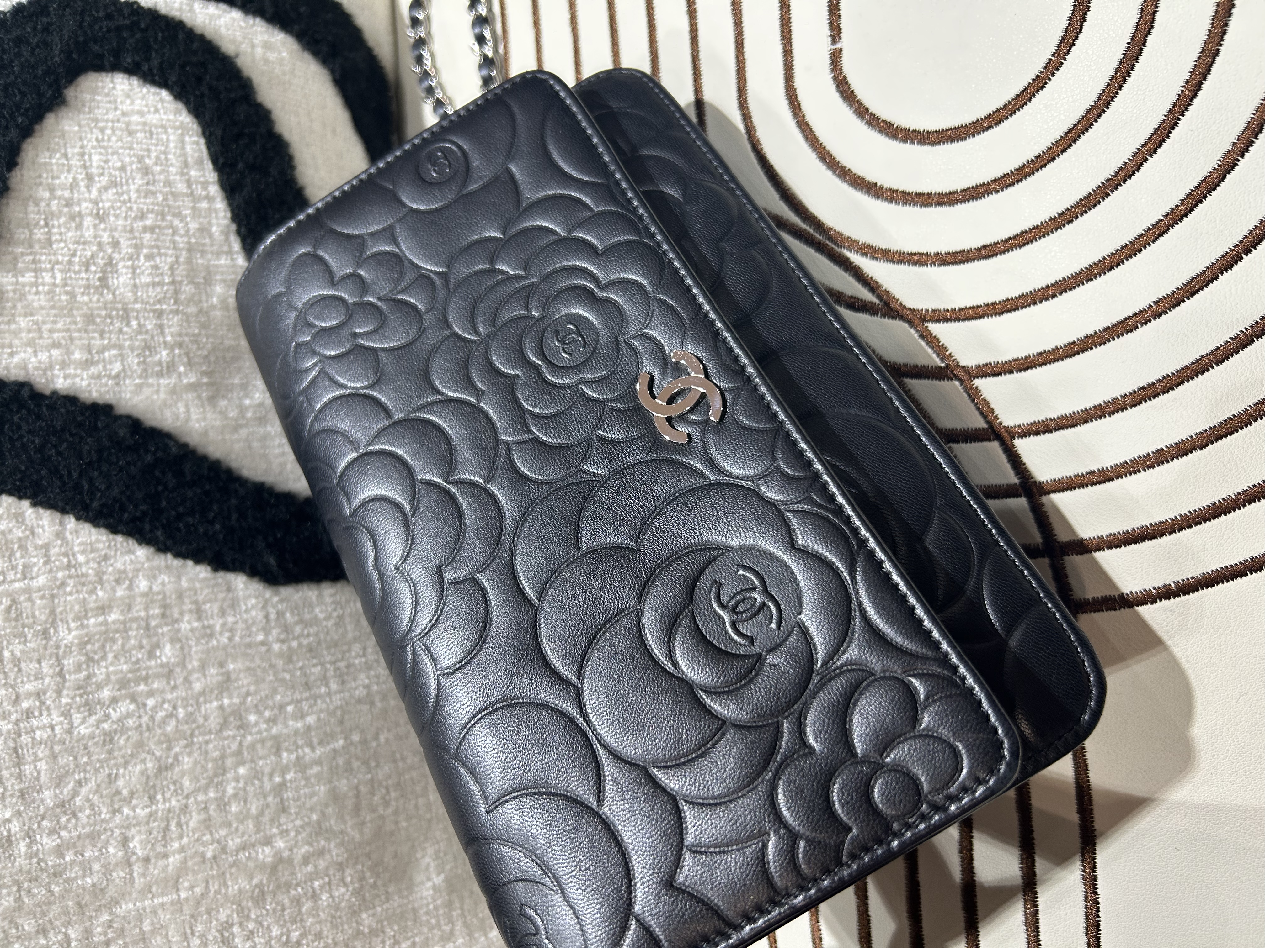 Chanel 山茶花 Wallet On Chain 黑色銀鏈 100%Authentic, 98%New ☑️15Card☑️Box